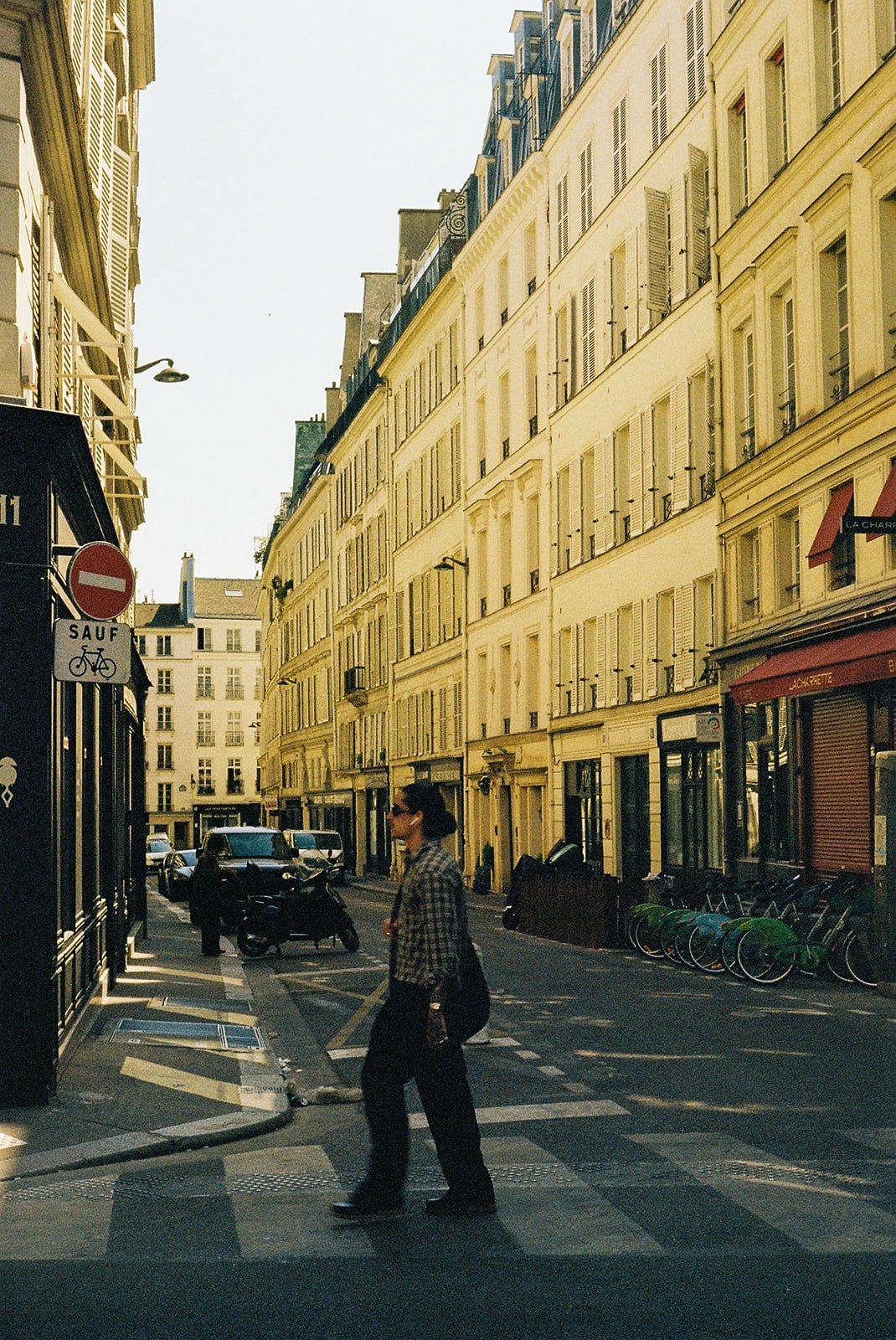 Crossing Paris