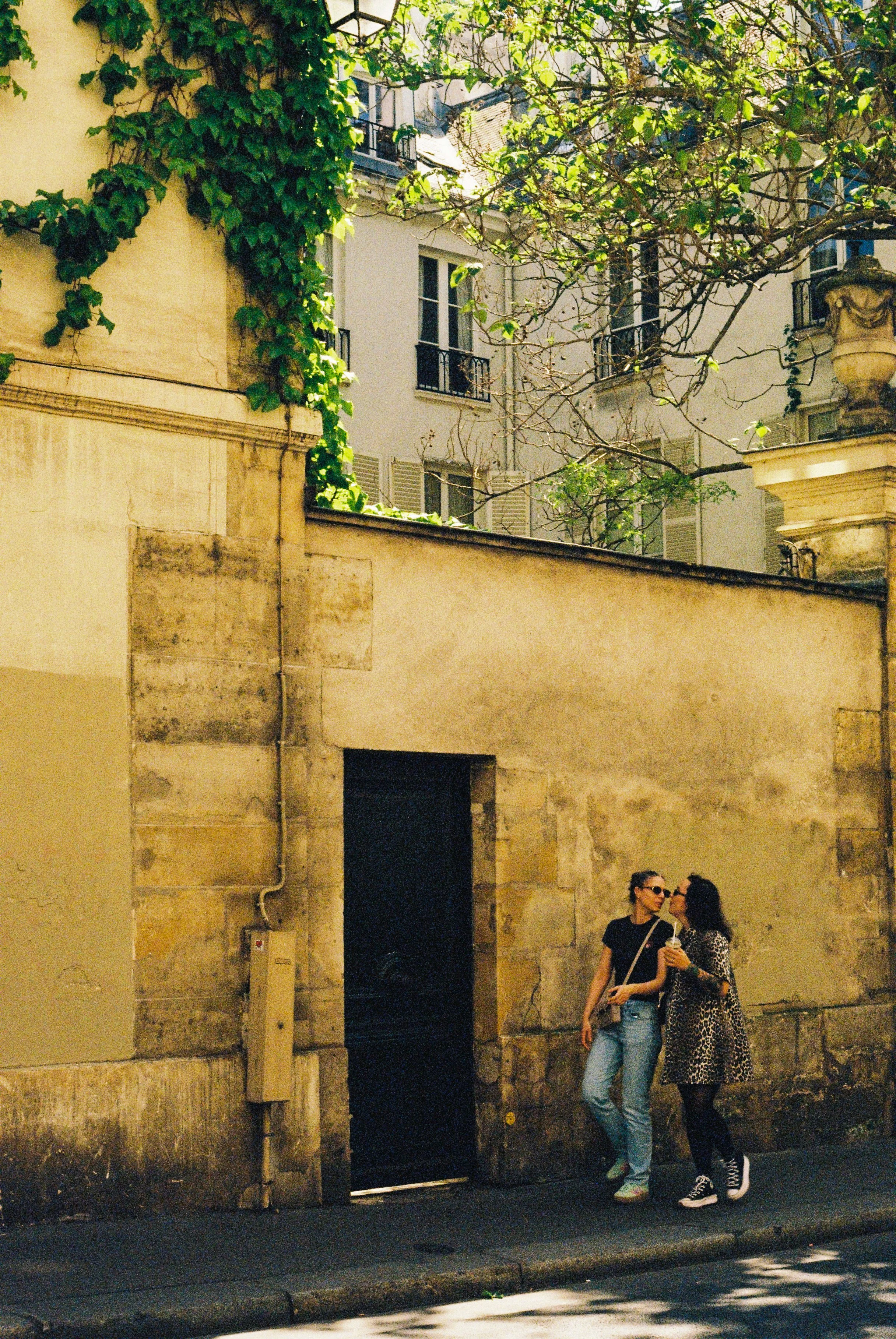 Bisou, Bisou
