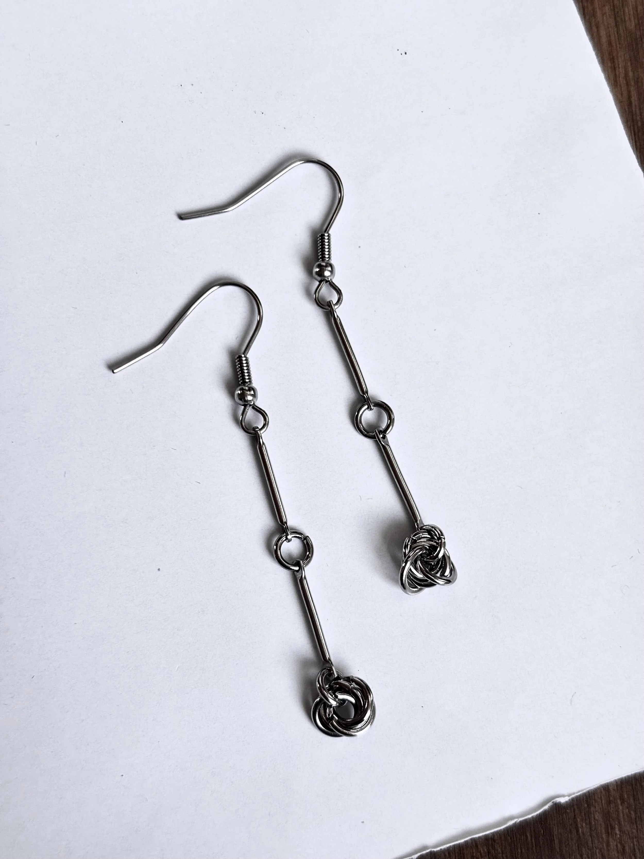 Dangling mobius