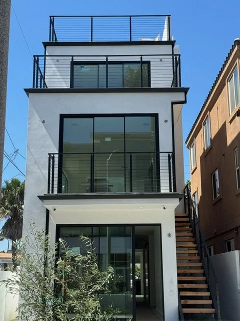 BALCONY.JPG