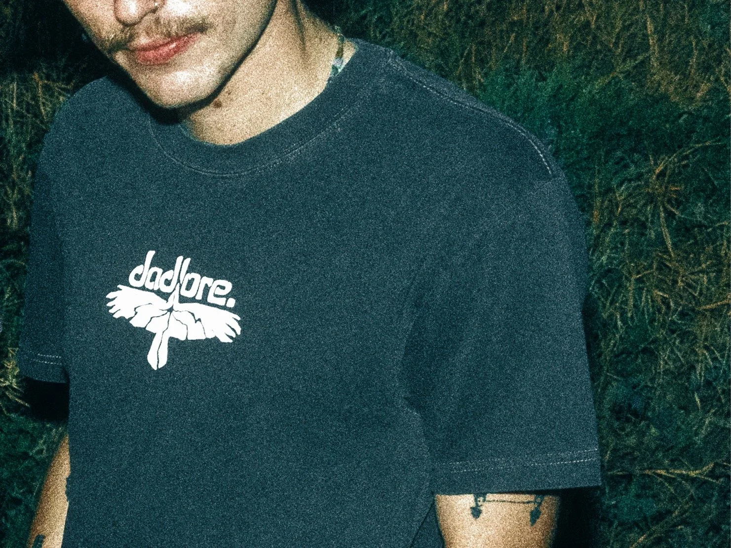 dadlore tee - black