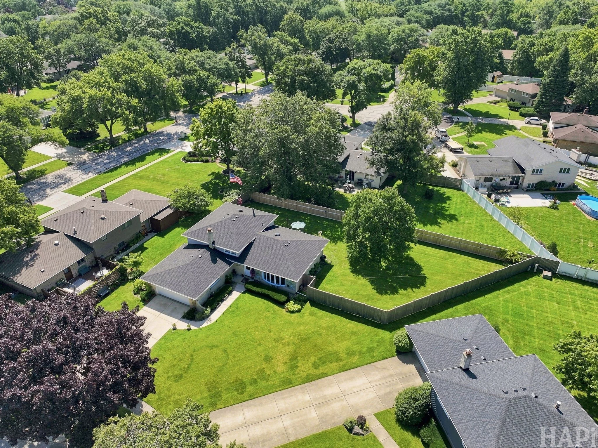 27-web-or-mls-1905 Gordon St, Darien, IL11.jpg