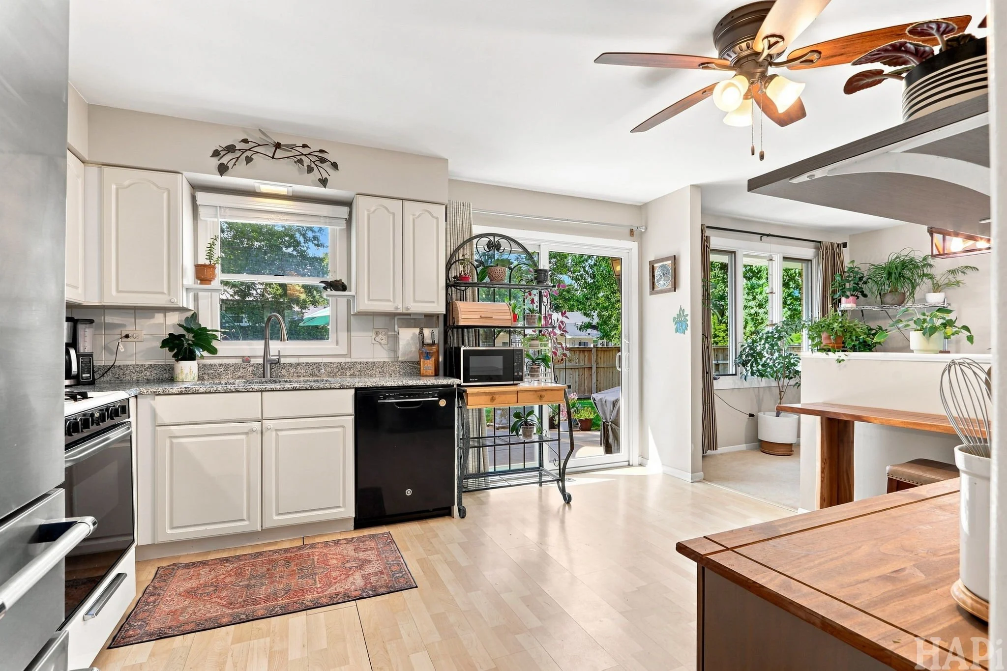 7-web-or-mls-1905 Gordon St, Darien, IL21.jpg