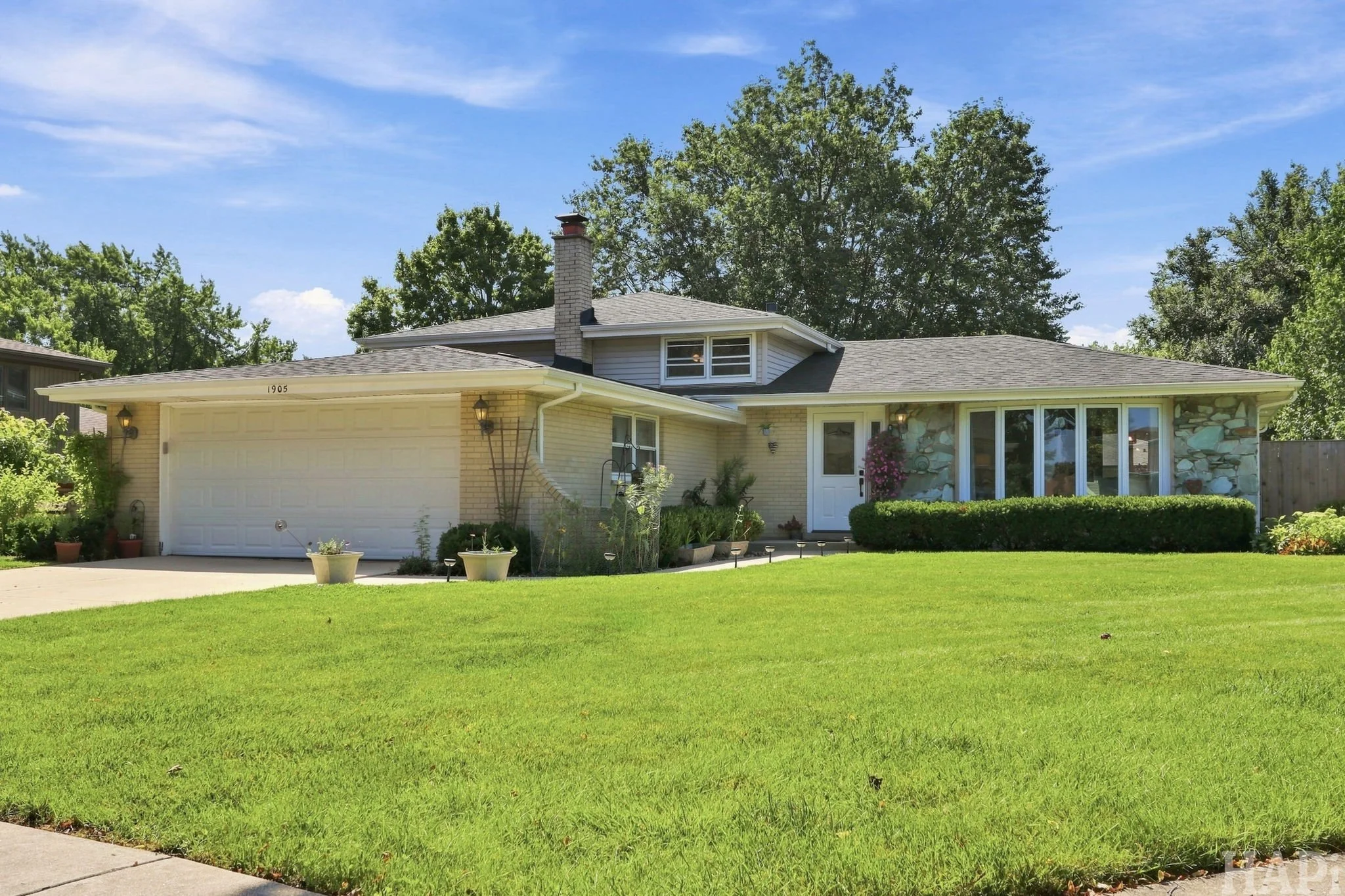 1-web-or-mls-1905 Gordon St, Darien, IL8.jpg