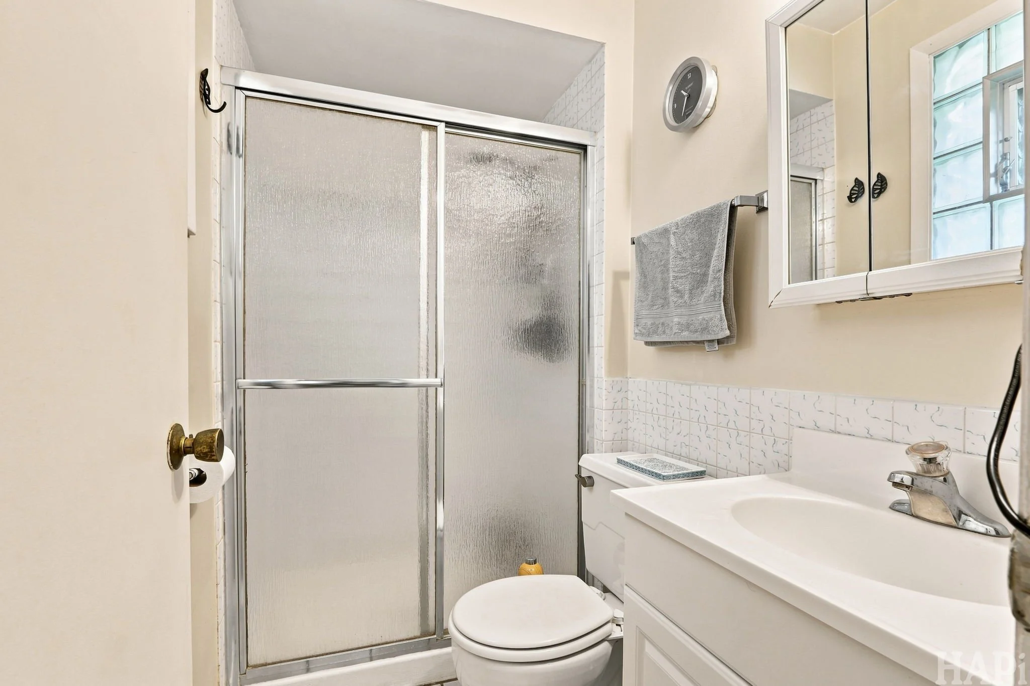 17-web-or-mls-1905 Gordon St, Darien, IL35.jpg