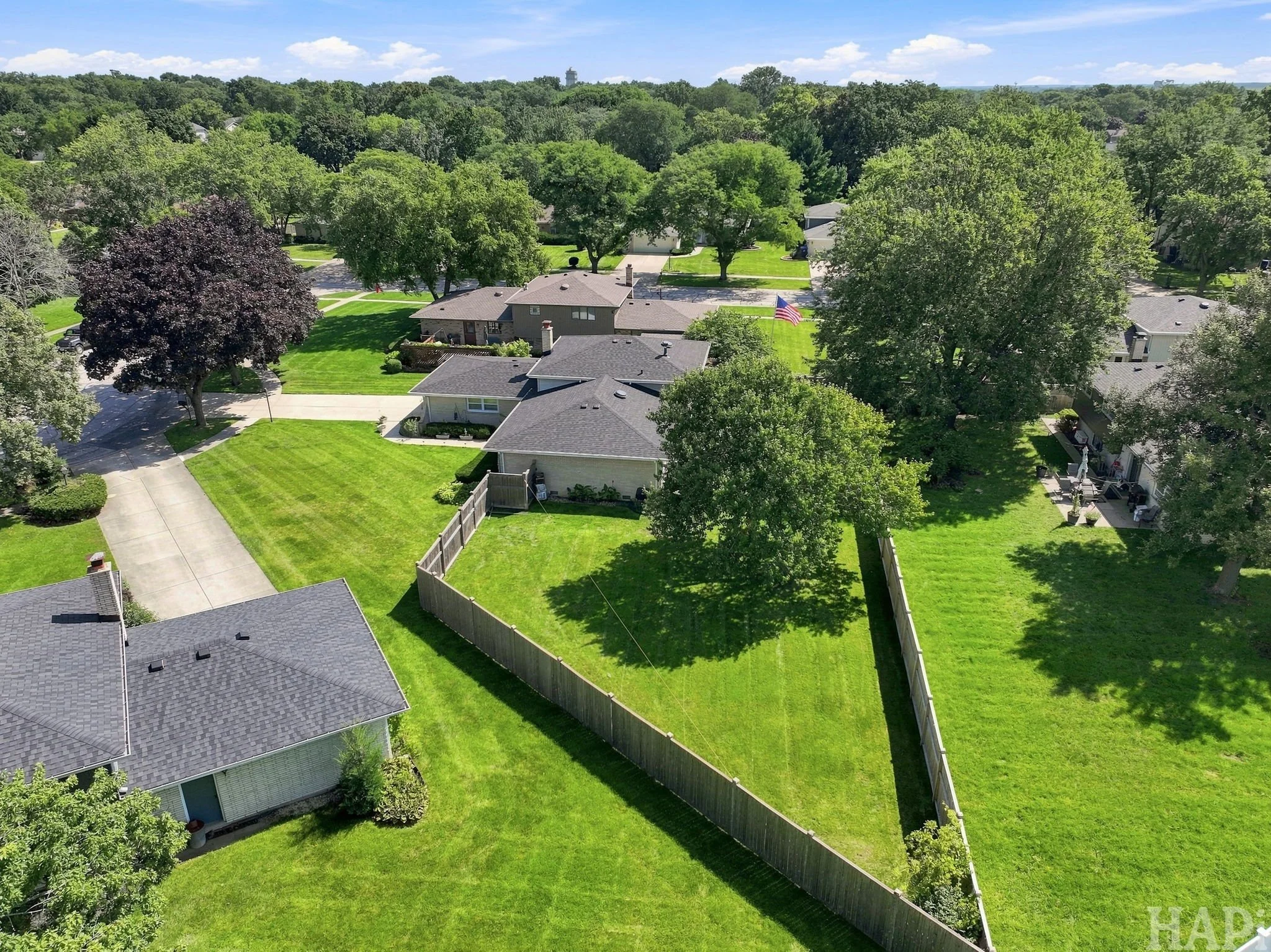 29-web-or-mls-1905 Gordon St, Darien, IL13.jpg