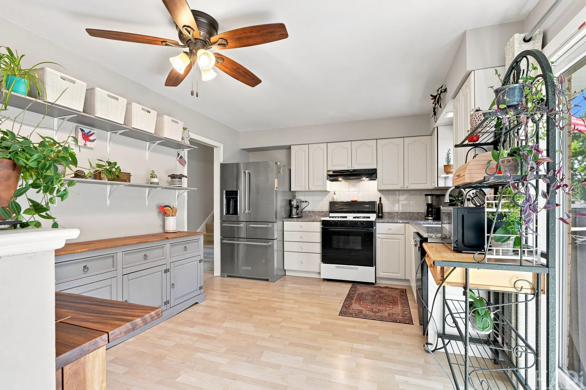 6-web-or-mls-1905 Gordon St, Darien, IL20.jpg