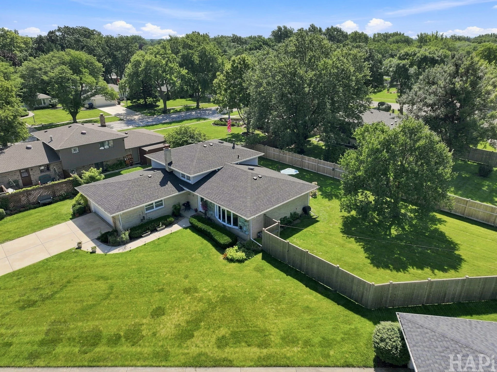 28-web-or-mls-1905 Gordon St, Darien, IL12.jpg