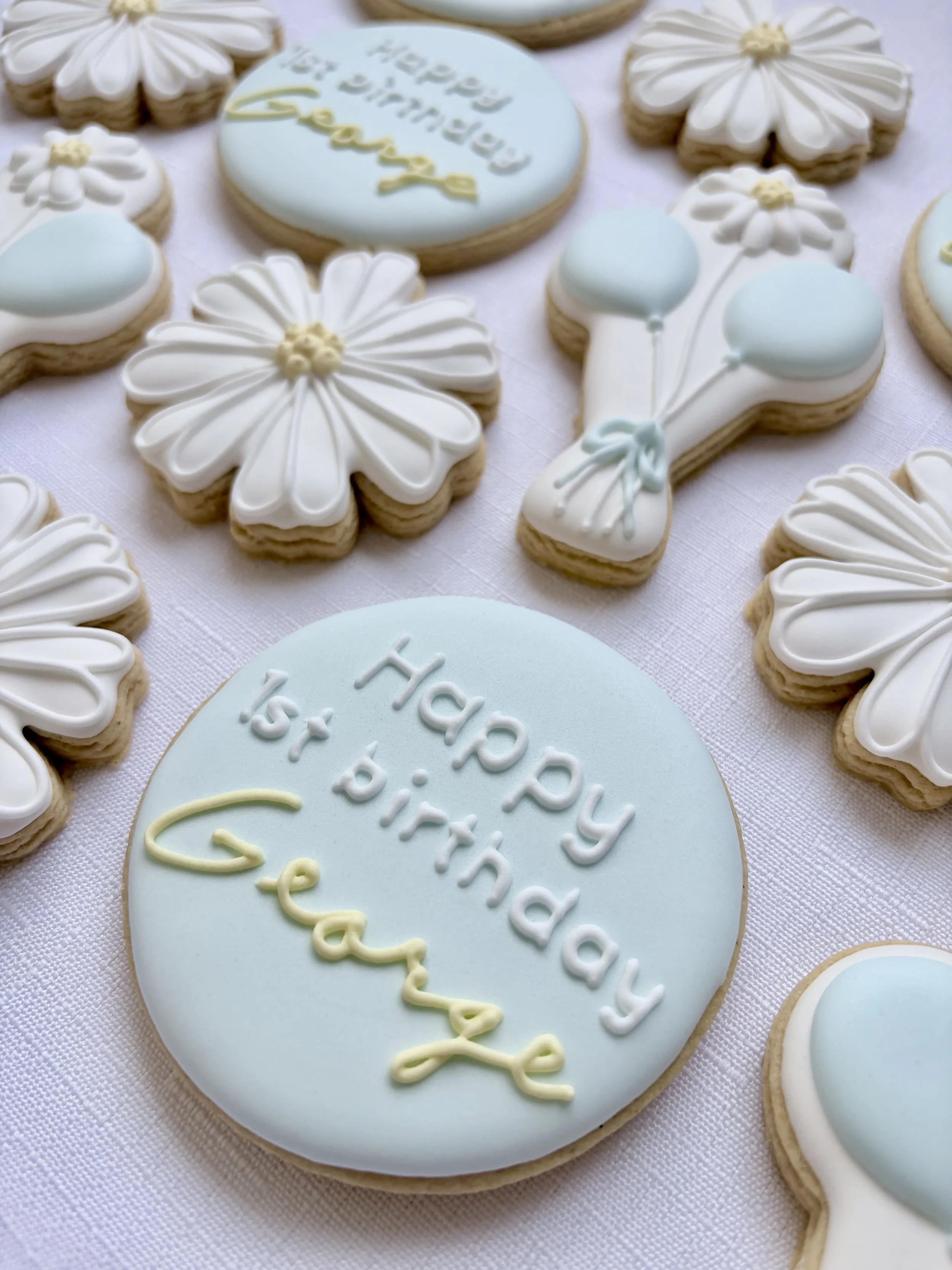 Custom birthday cookies, personalised cookies, daisy cookies