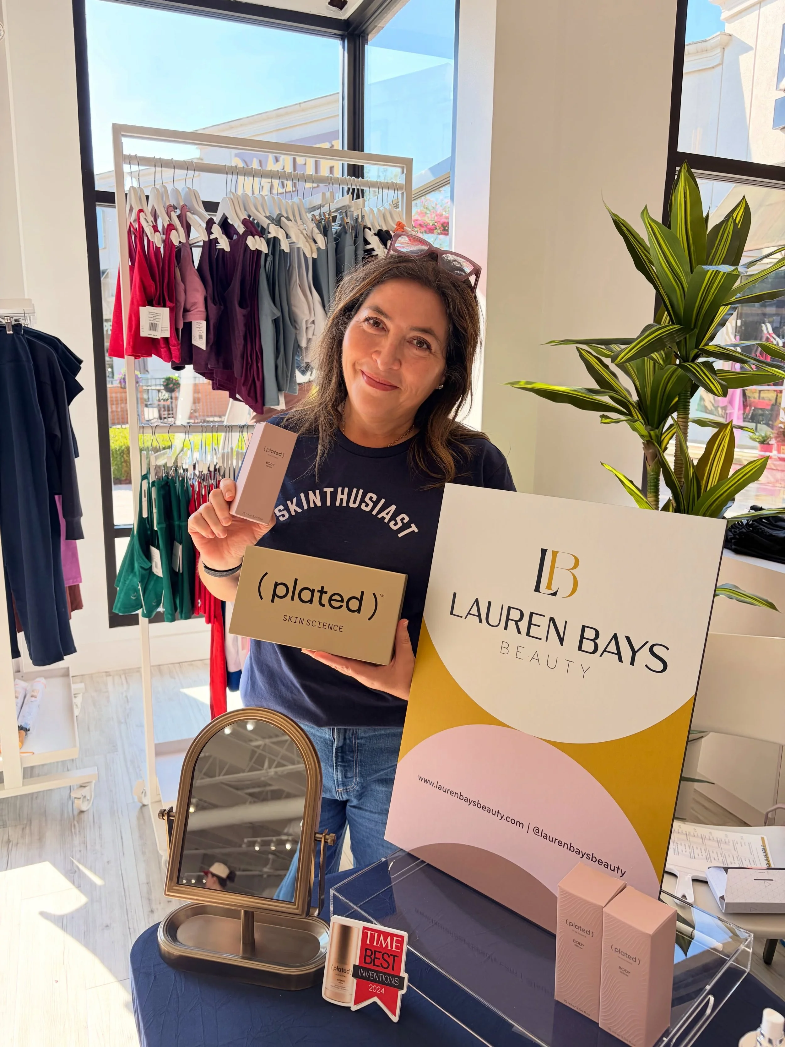 Surprise! We&rsquo;re popping-up at  @stellarbodiesatl Buckhead! ⭐️
Stop by and say hi!! grab some skincare goodies, get a complimentary skin &amp; injection consult, and enter to win a free (Plated) Body!!