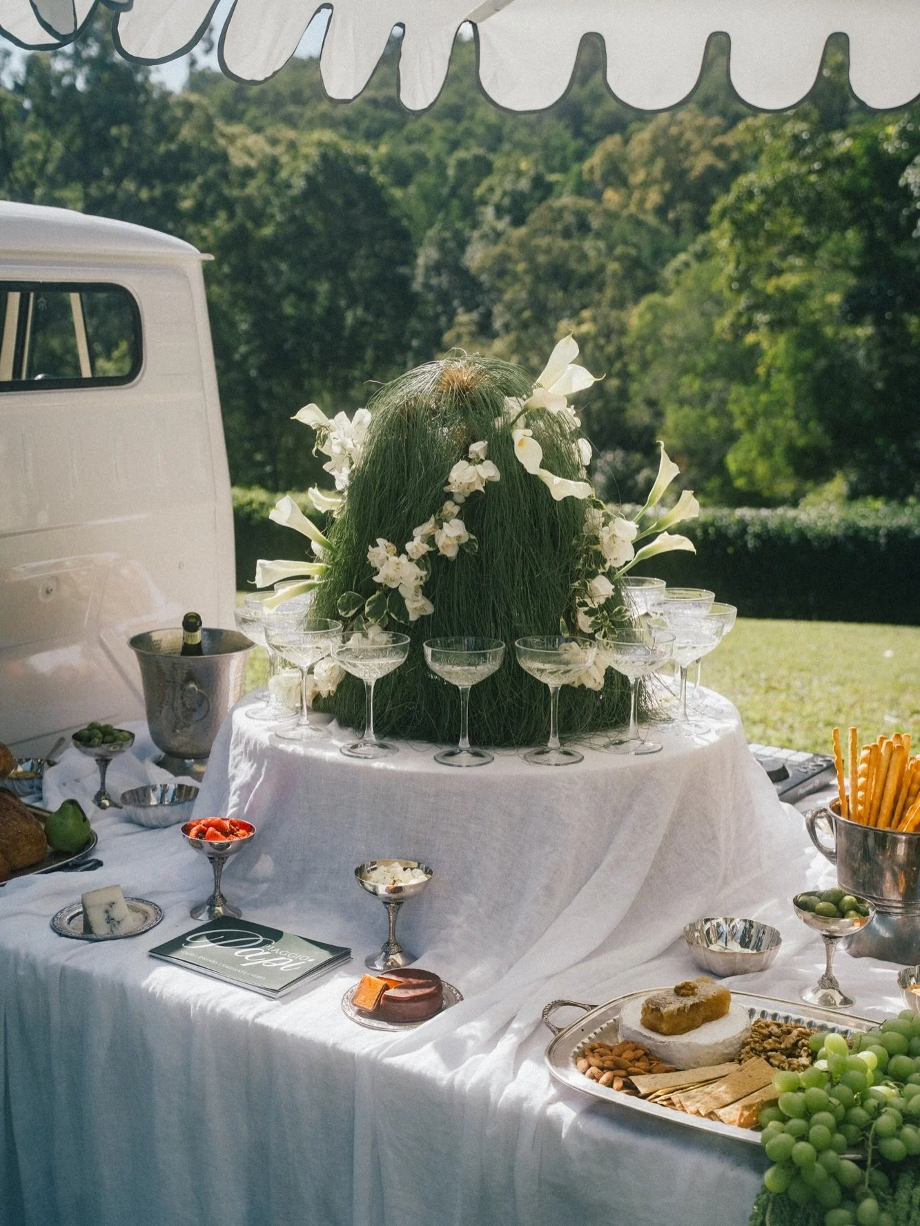 It&rsquo;s all in the details.

Food styling, tablescapes and considered displays designed to make Papi feel entirely at home in your event.