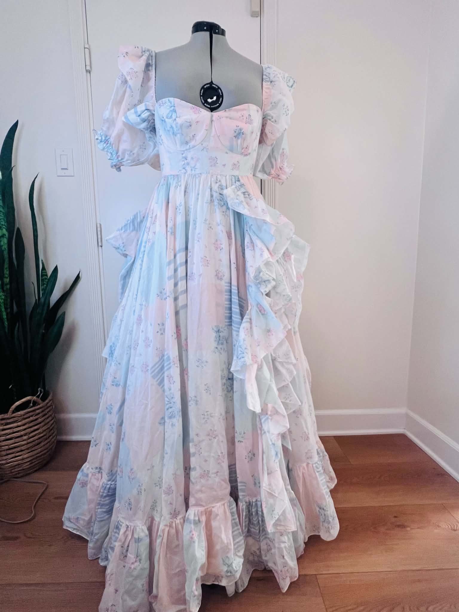 Babysitter Bloom Gown, Size: L, $150