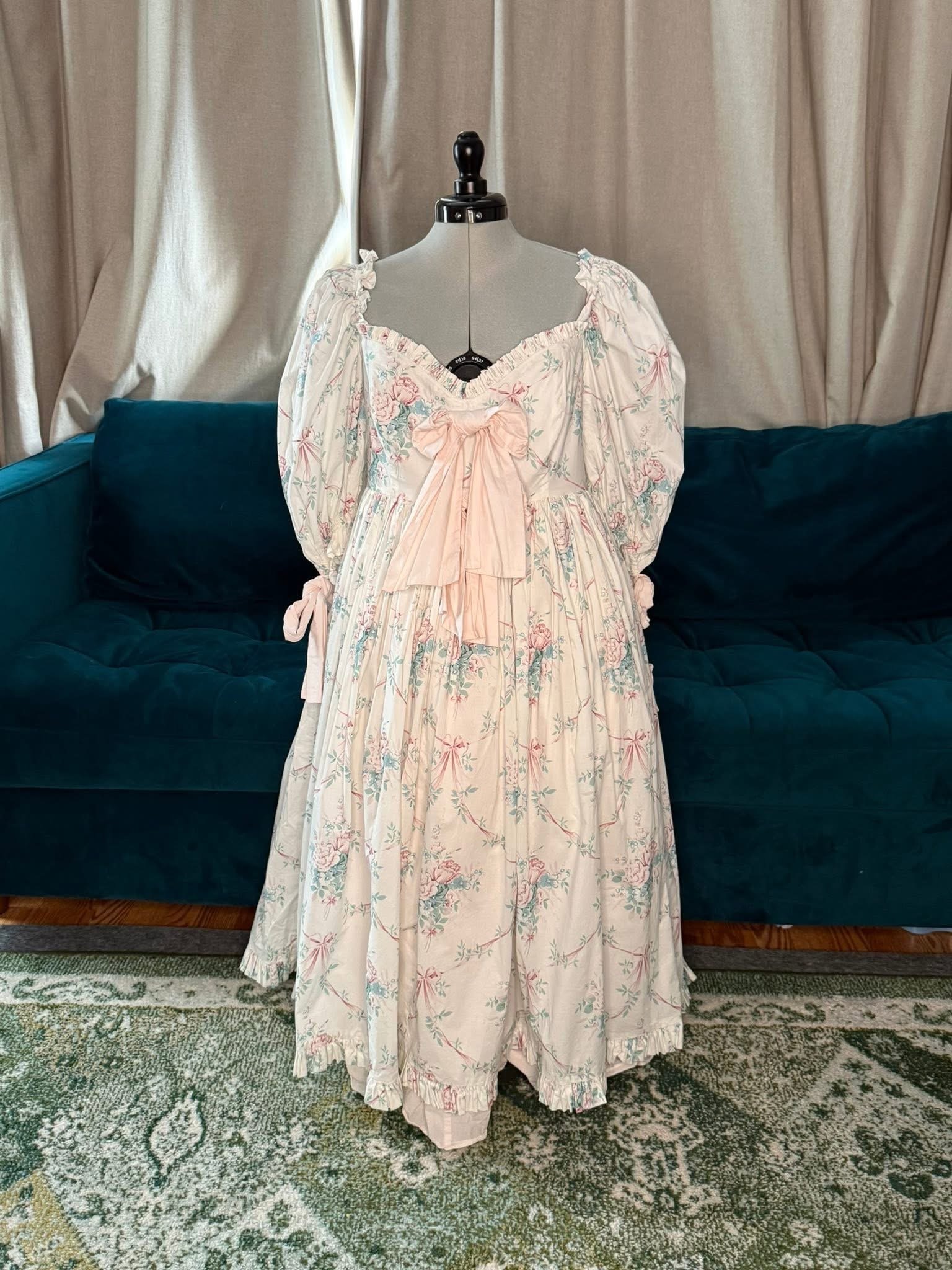 Debutante Cottontail Dress, Sizes: L, $75
