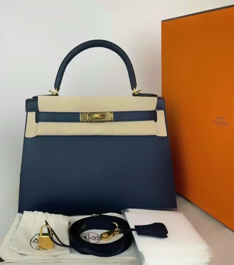 Hermes Kelly 25cm Bleu Navy (7U), Veau Epsom, Gold Hardware, Stamp W - Brand New & Comes with the Original Store Receipt copy