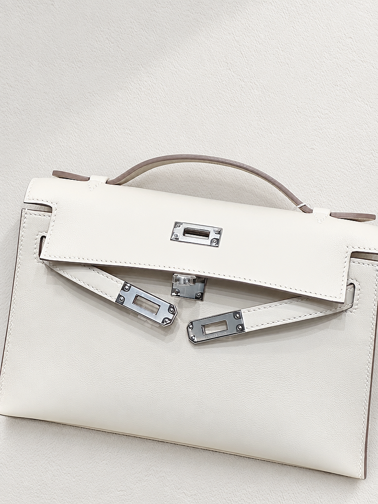 White+Leather+Hermes+Handbag.png
