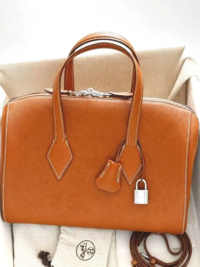 tan_handbag_branded_box_pearl_grey.jpg
