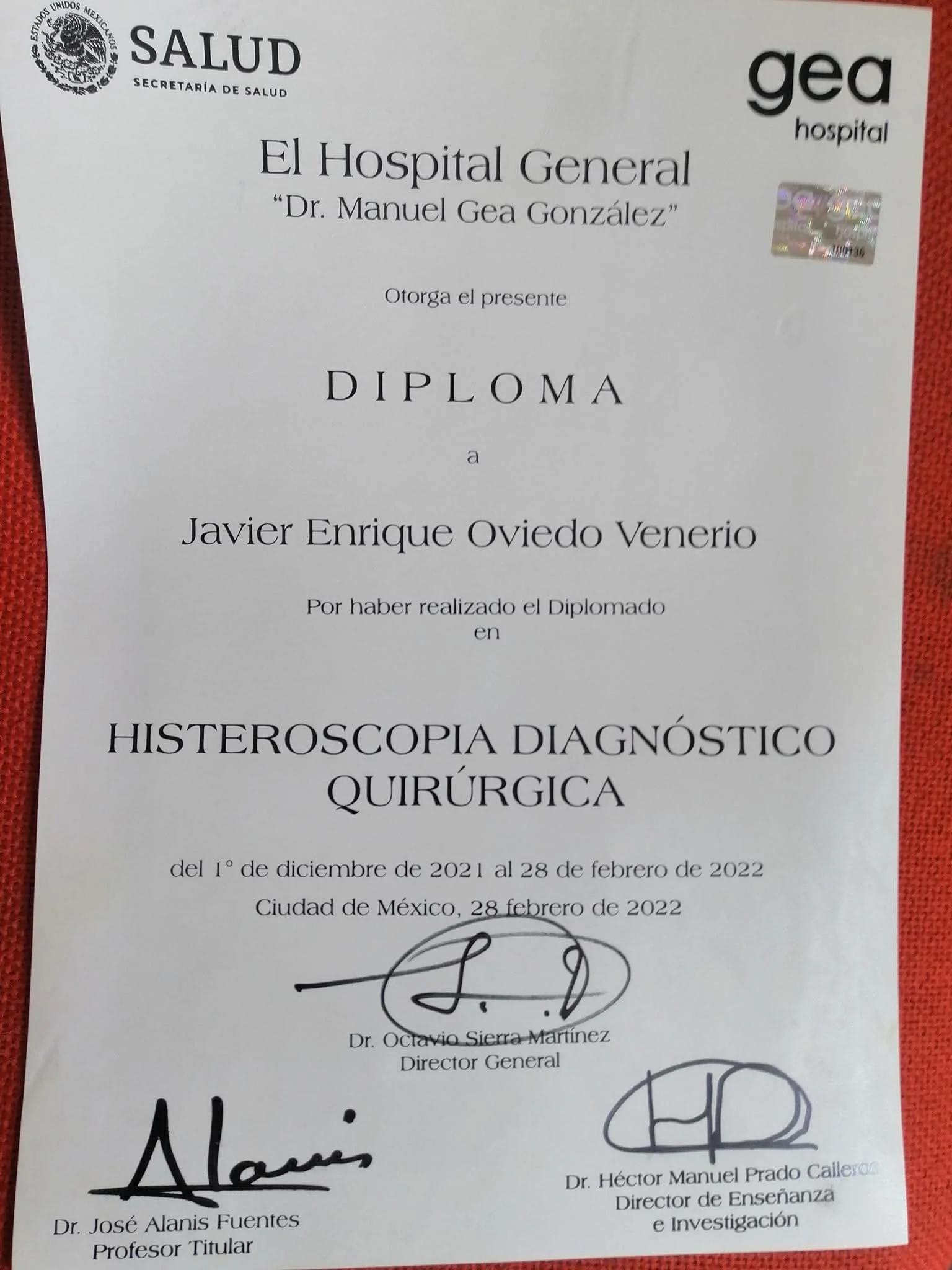 Diploma from the General Hospital 'Dr. Manuel Gea González' awarded to Javier Enrique Oviedo Venerio for completing a surgical diagnostic ultrasound diploma program from December 1, 2021, to February 28, 2022, in Mexico City, signed by Dr. Octavio Sierra Martinez, Dr. Héctor Manuel Prado Callero, and Dr. José Alanis Fuentes.