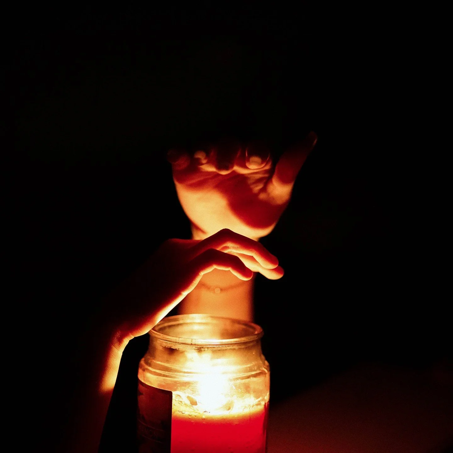 First lightroom edit of candle shot
.
. 
#sony #sonyalpha #sonya7ii #photographers #photo #photography #art #coloring #lights #adobe #lightroom #photoshop #blue #85mm #85mm18 #california #unitedstates #mobilephotography #candle #red #light #night #br