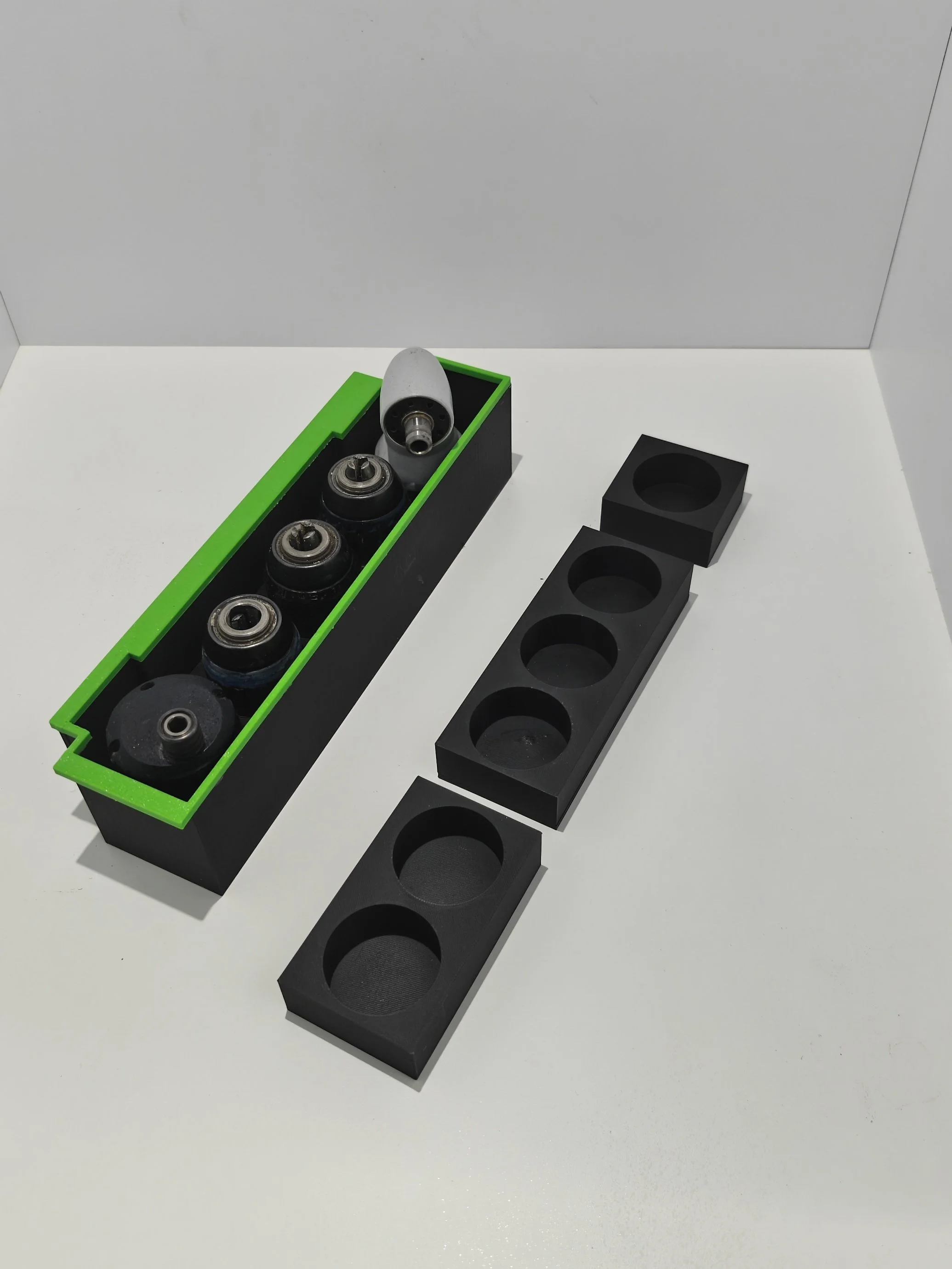 Internal chuck holder tripple