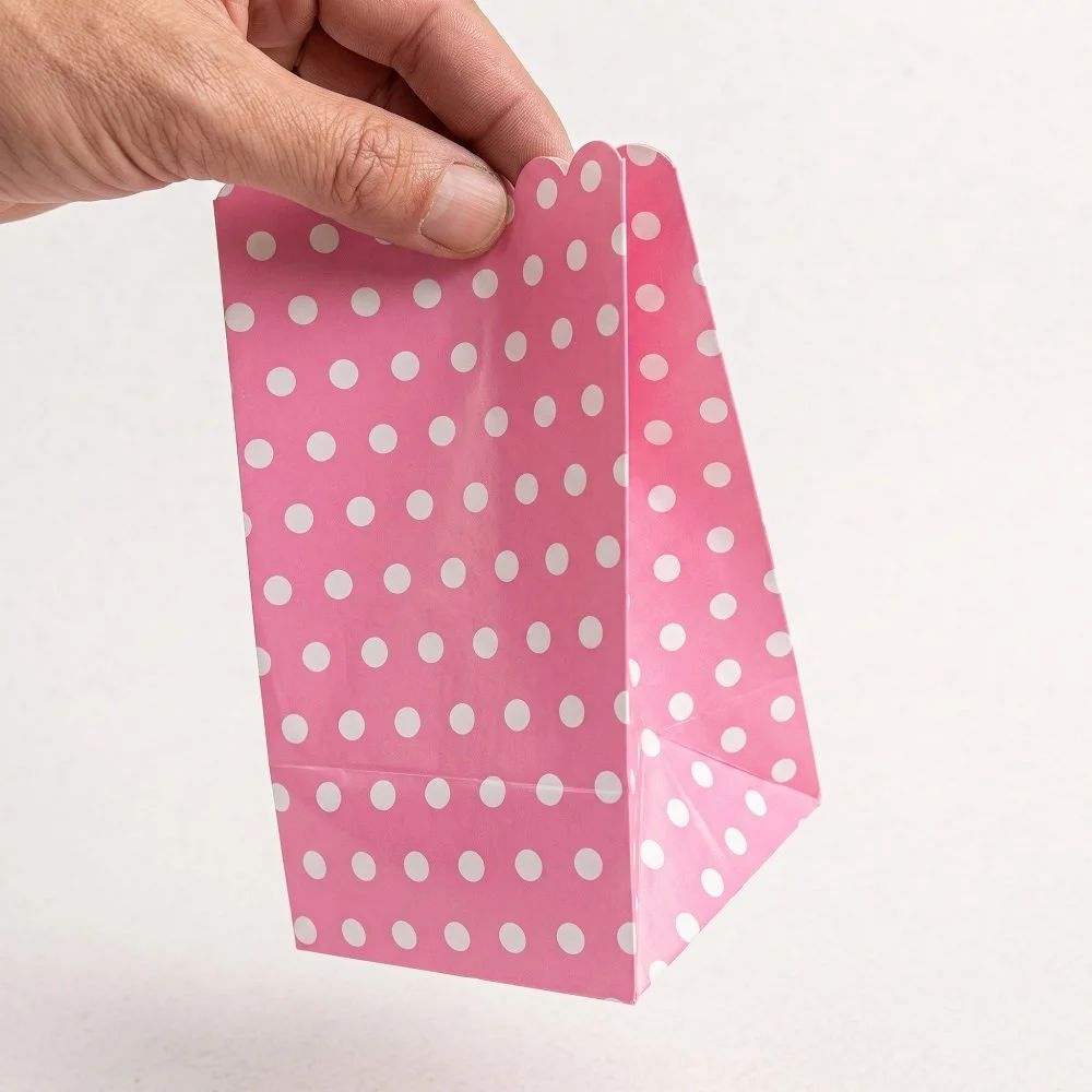sacchettino in cartoncino rosa a pois.jpg