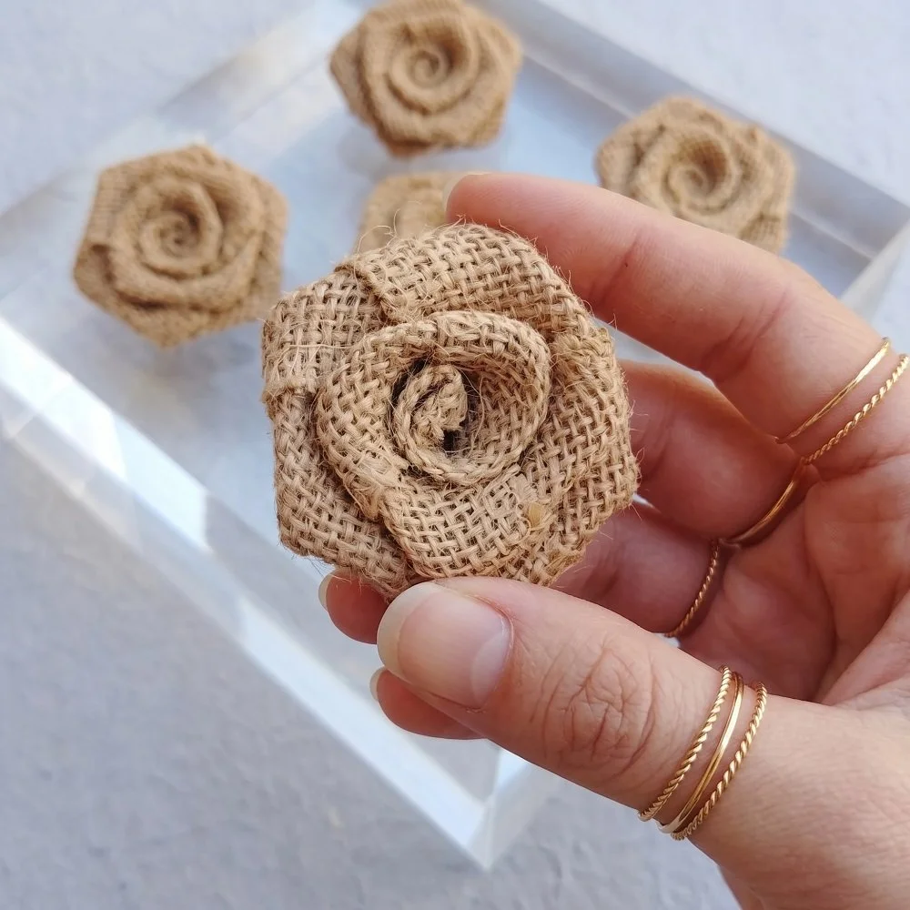 rose in tessuto juta.jfif