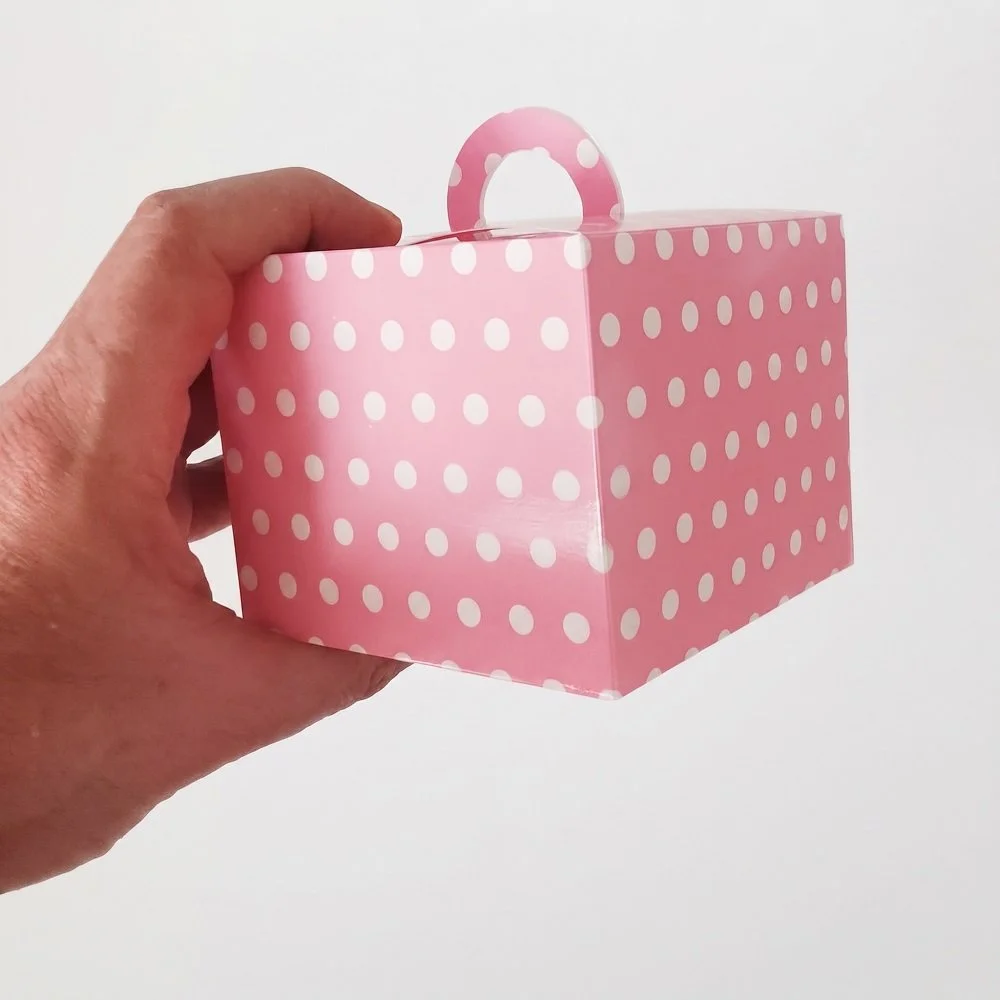 scatoline rosa a pois per dolcetti.jpg