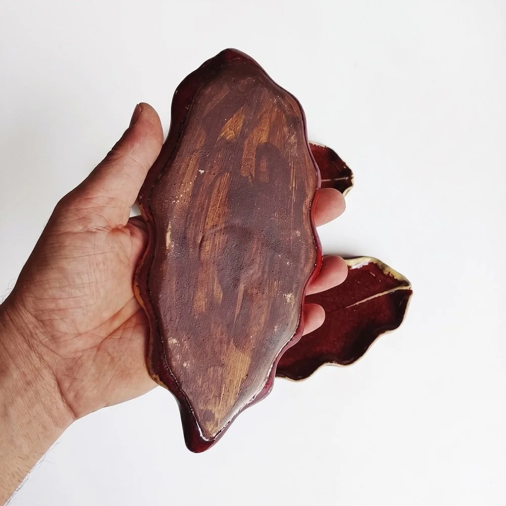 foglia in ceramica  marrone.jpg