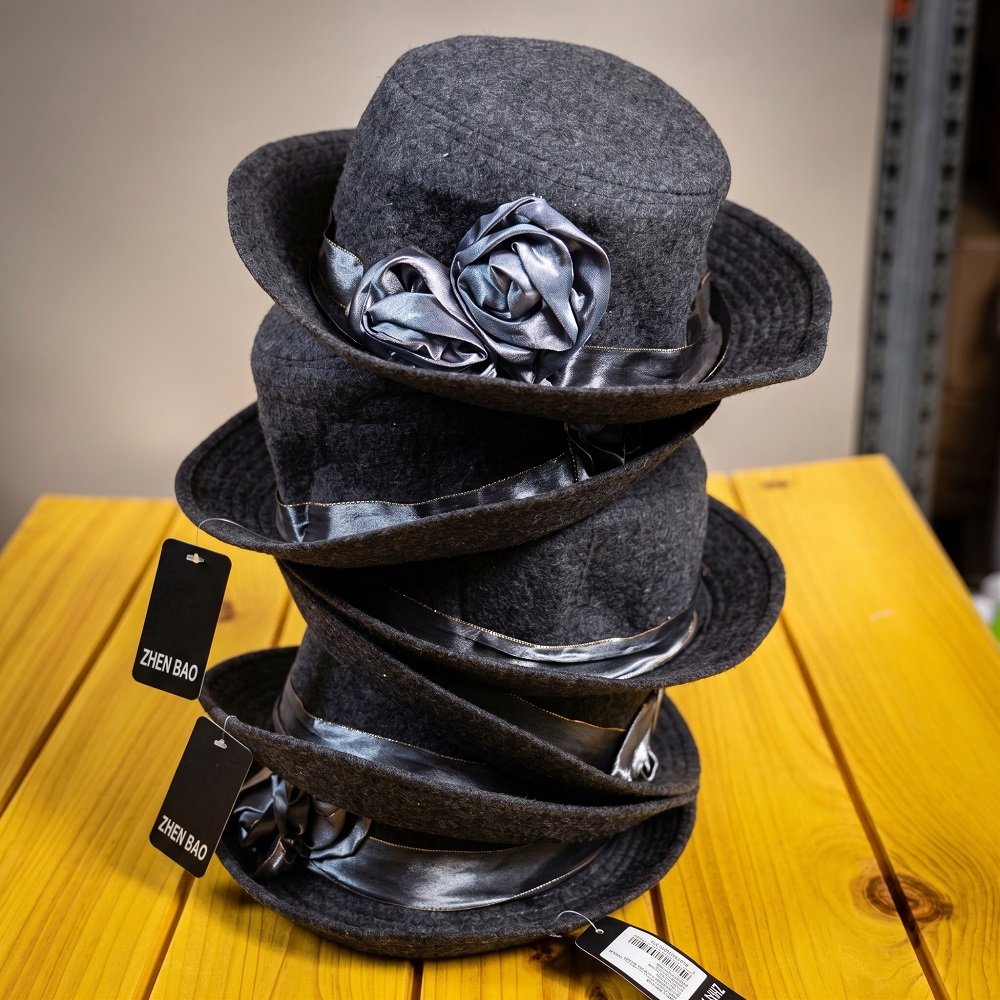 cappelli in feltro grigio.jpg