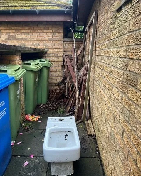 west_end_joe_junk_glasgow.jpg