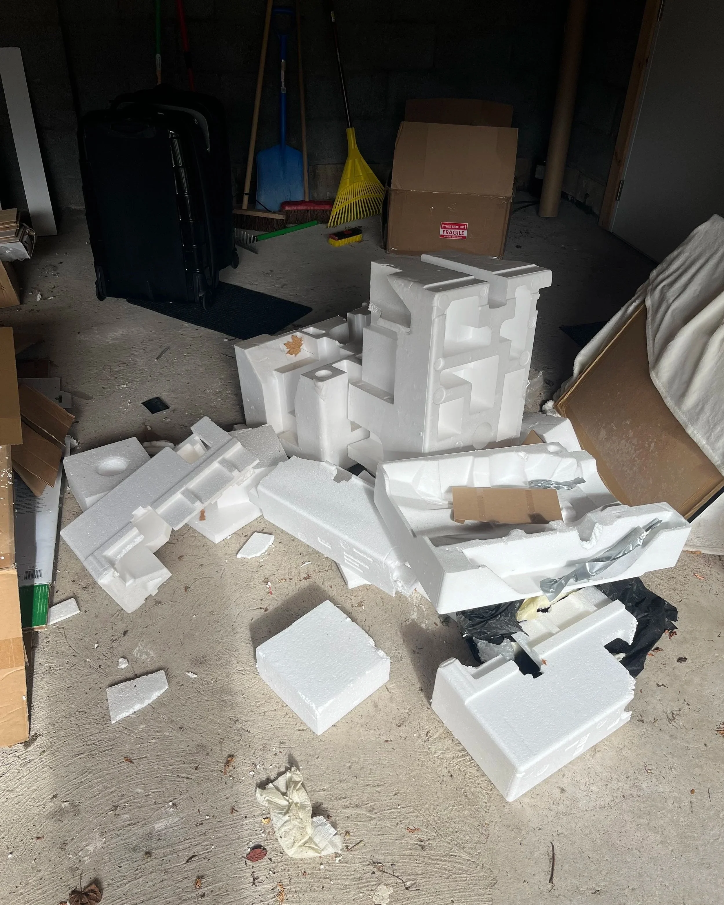 joe_junk_garage_3.jpg