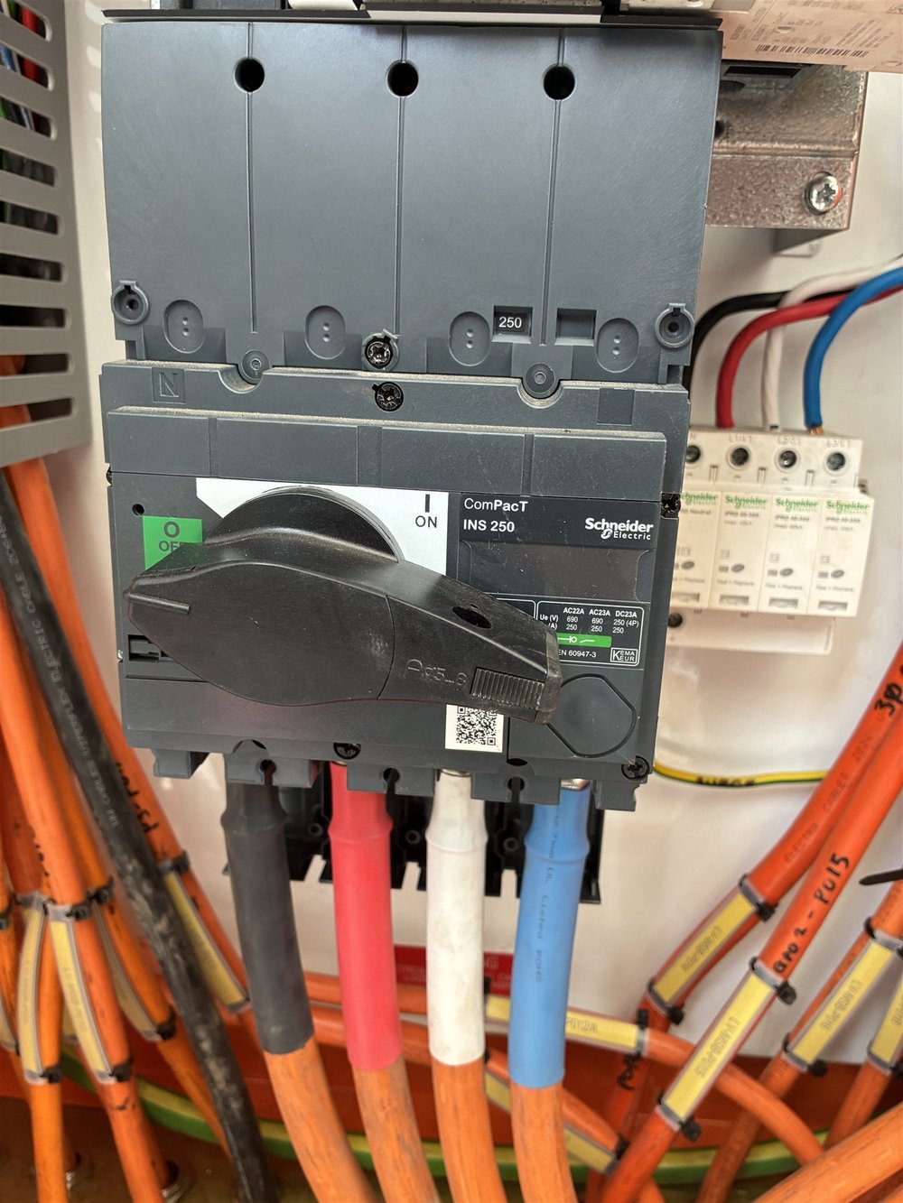 Main switchboard and circuit breaker installation