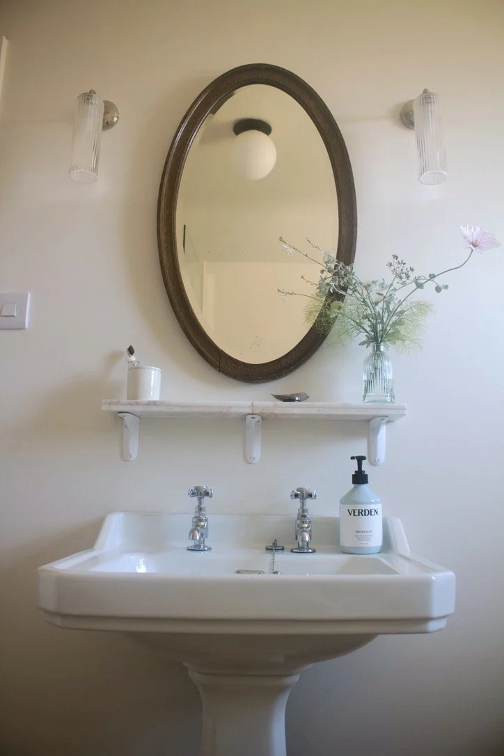 Studio-Doves-01-Basin-front.jpg