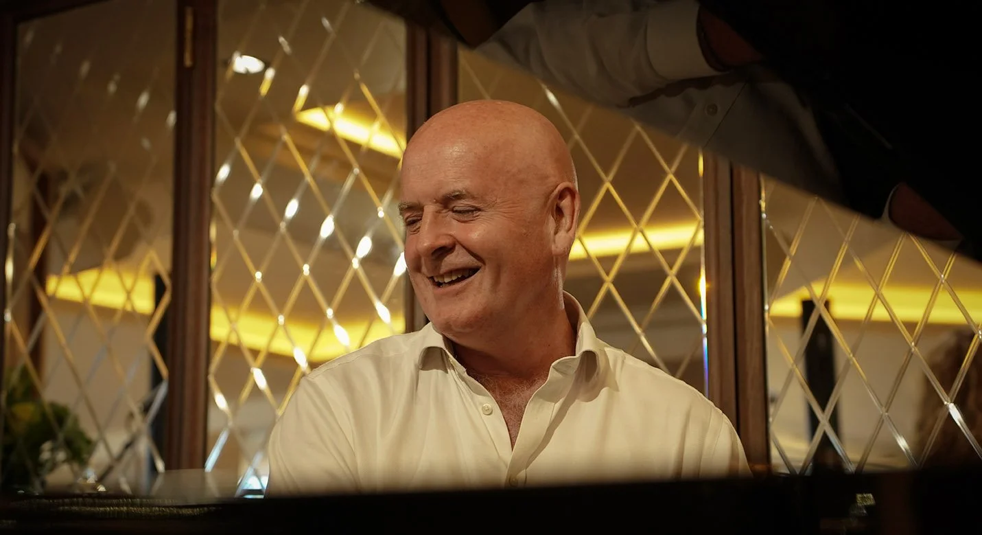 Joe Thompson playing at London's chic Ivy Club.