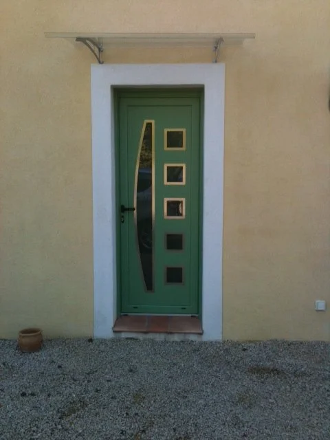 Porte d’entrée sur mesure — réalisation Miroiterie Menuiserie Mellin, Var