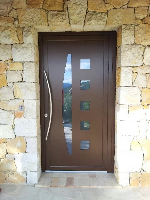Remplacement de porte d’entrée par la Miroiterie Menuiserie Mellin, Pays de Fayence