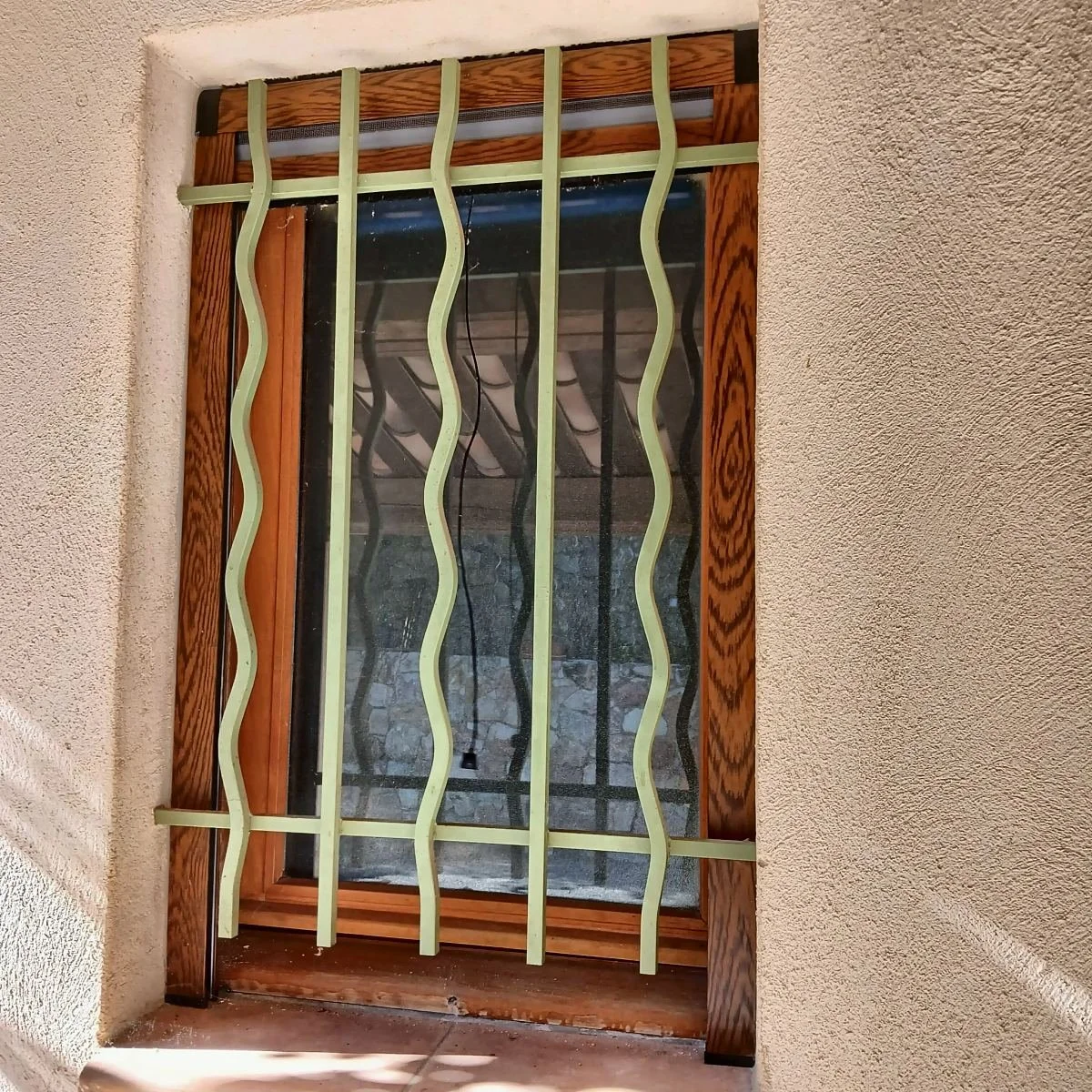 moustiquaire-clic-clac-faux-bois-fenetre-pvc-fayence.jpg
