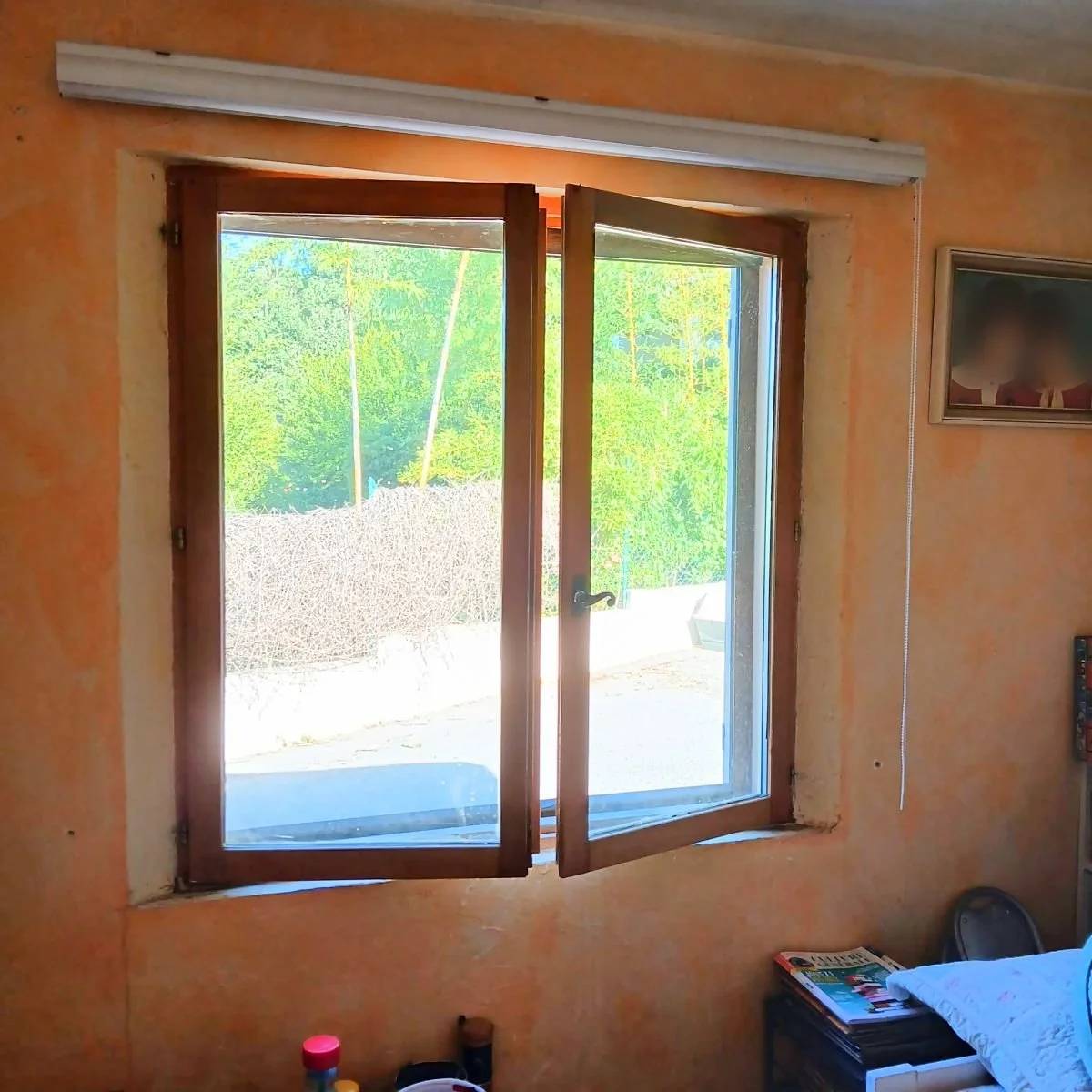 fenetre-pvc-winchester-deux-vantaux-chambre-fayence.jpg