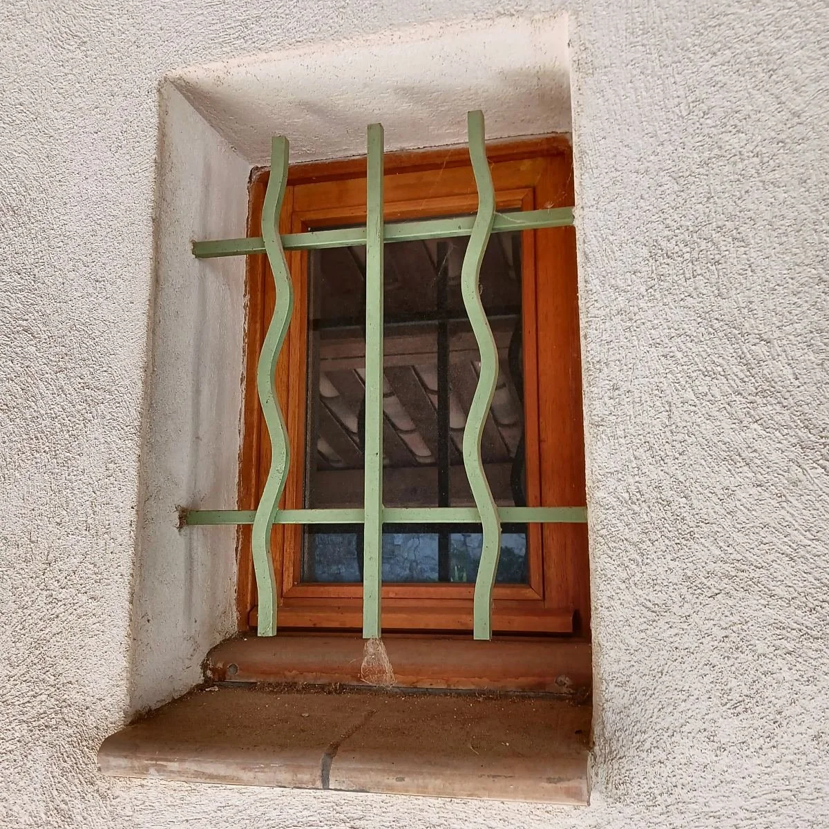 moustiquaire-clic-clac-faux-bois-petite-fenetre-fayence.jpg
