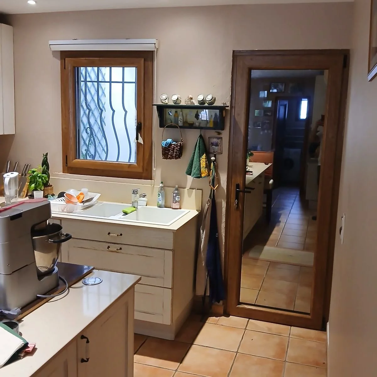 fenetre-pvc-winchester-cuisine-fayence.jpg