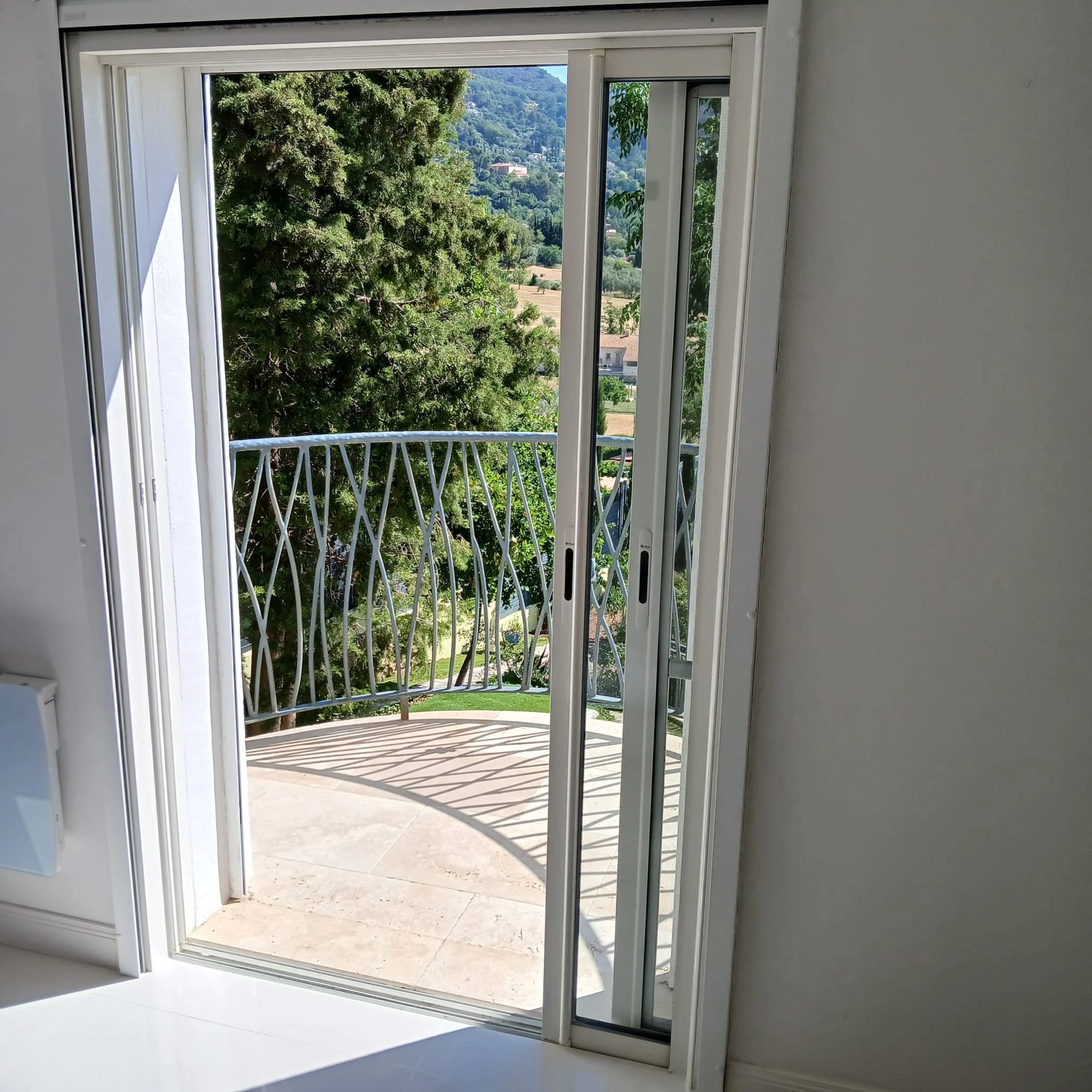 Fenêtre aluminium sur mesure — Miroiterie Menuiserie Mellin, Pays de Fayence