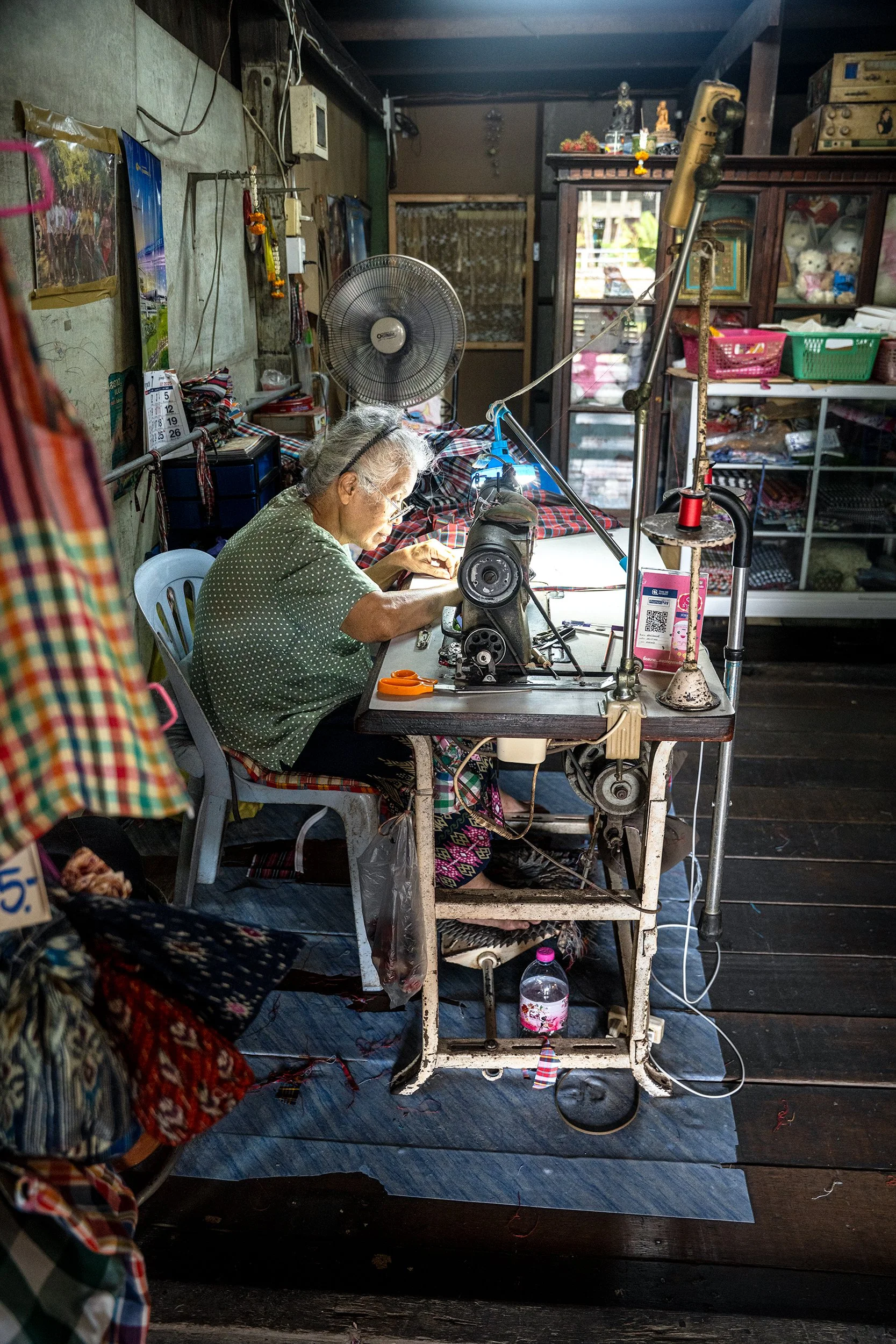 sEAMSTRESS 00808-web.jpg