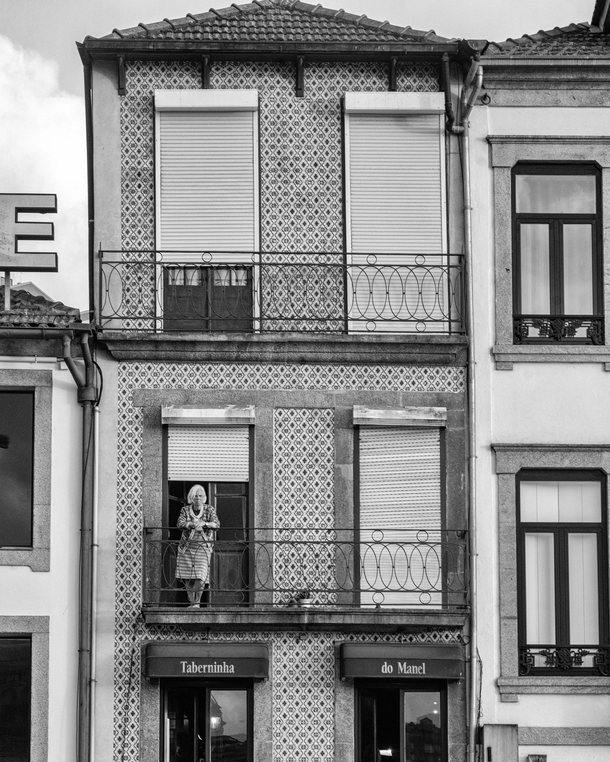 woman on balconey DSC02642-bw.jpg
