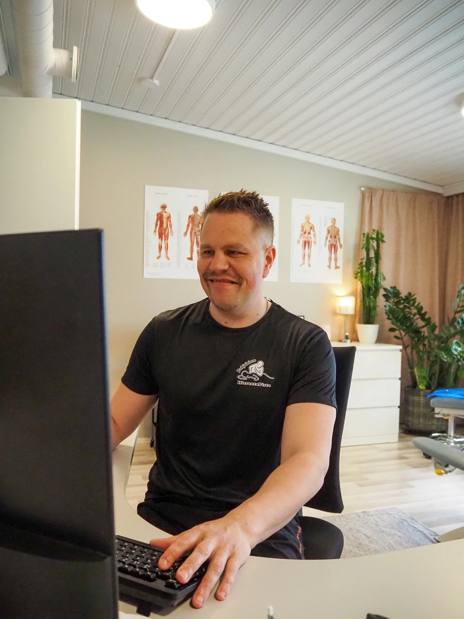 Varaa aika hierontaan Pohjalaisen hierontapisteeltä.