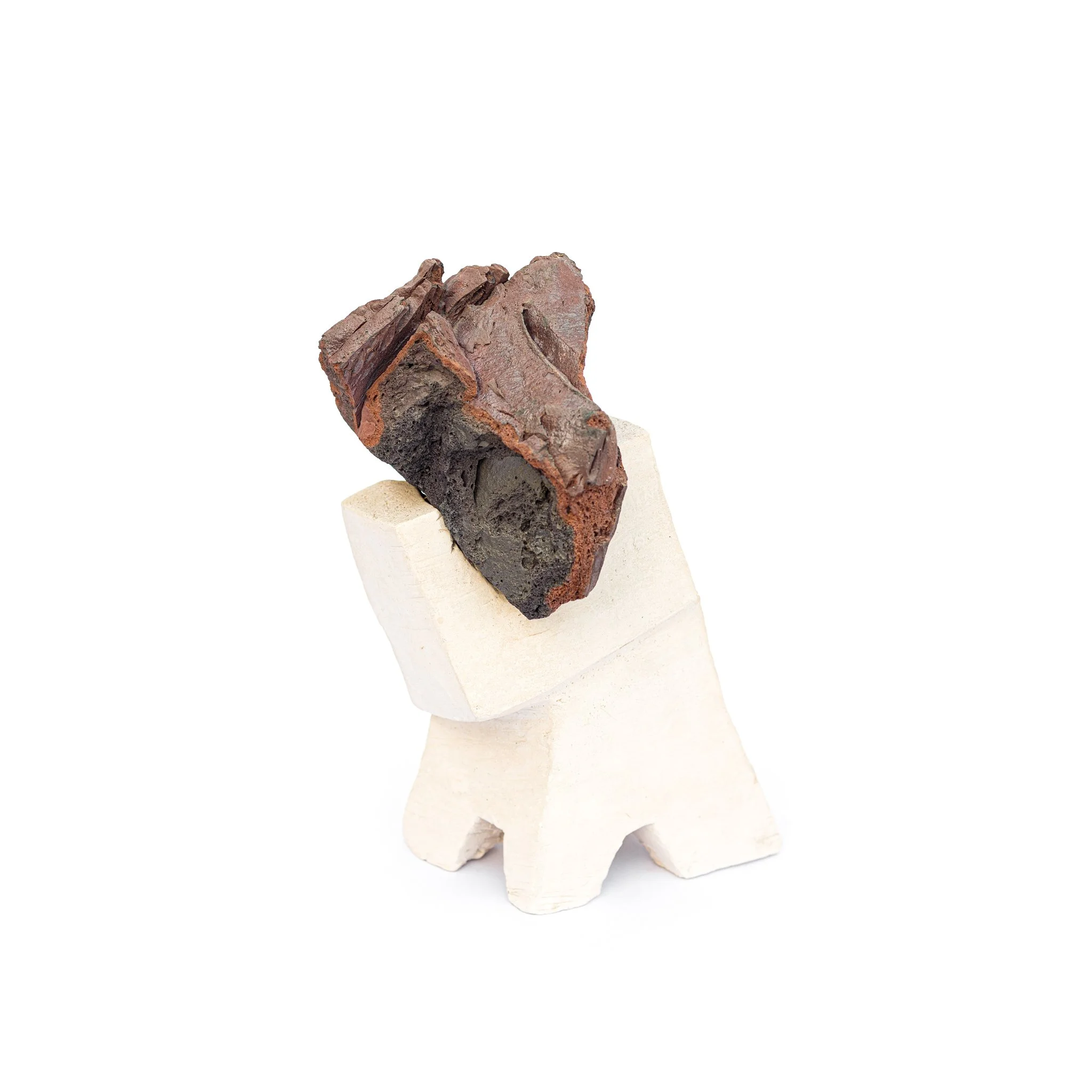Expanded slate stone and stoneware. Fired at 1200ºC. 19 x 17 x 30 (cm)
