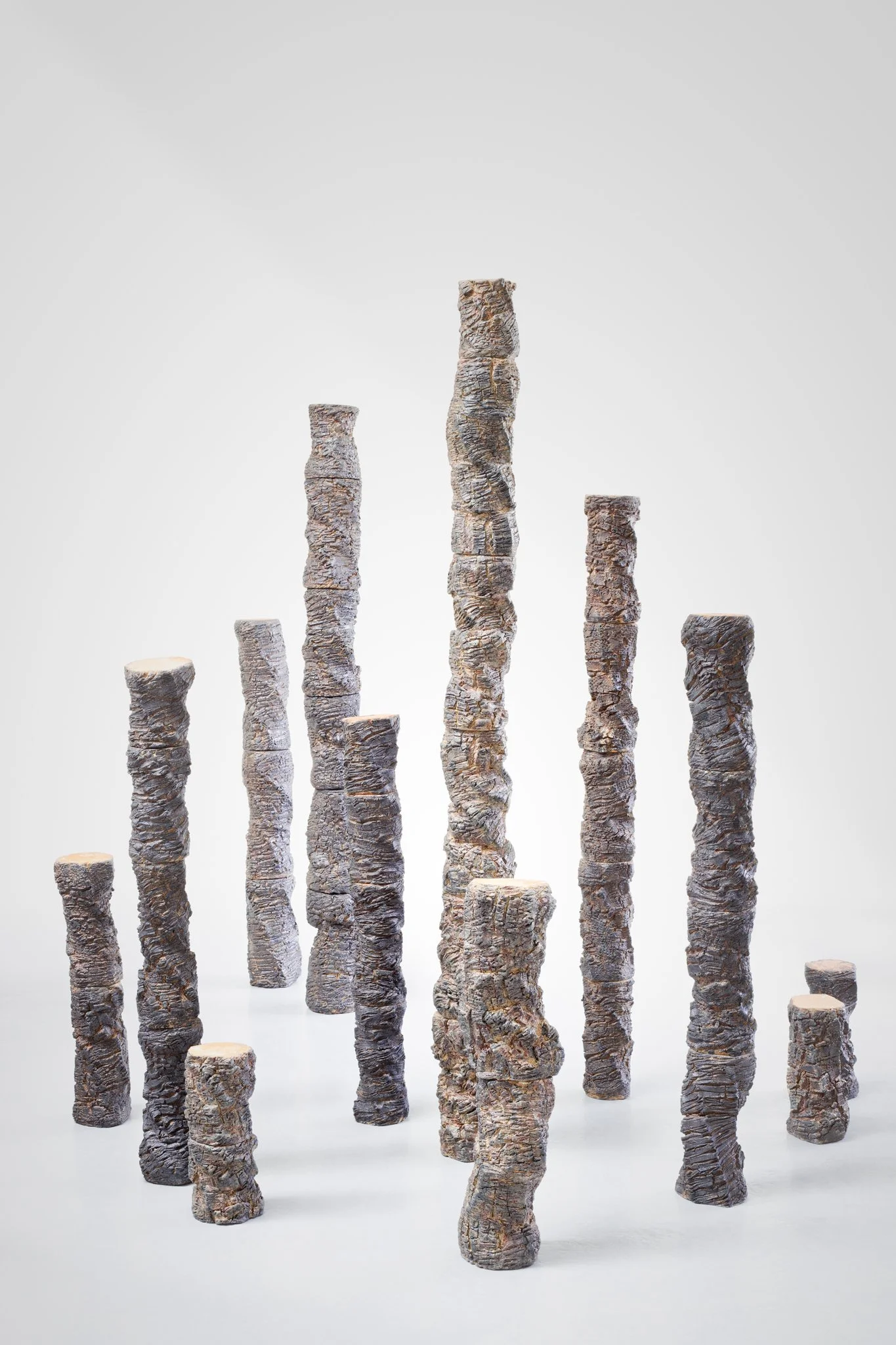 Stoneware, oxides and ash glaze (10 elements in total). 250 x 200 x 200 (cm) depending on the installation