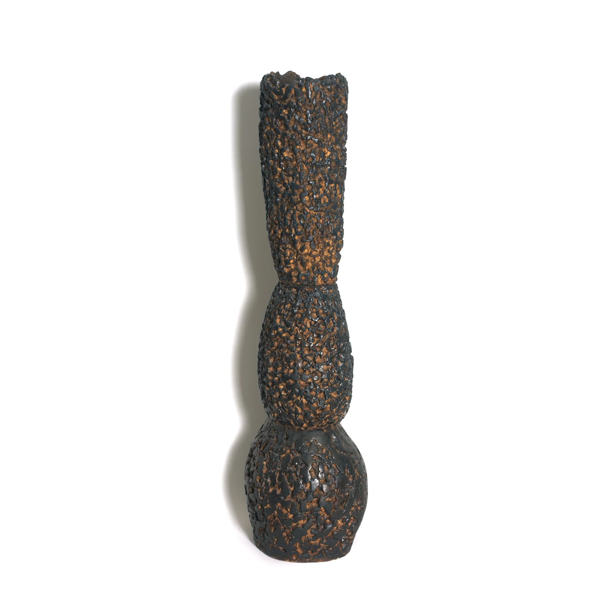 Refractory clay, oxides and glazes. Fired at 1220ºC. 147 x 49 x 39 (cm)