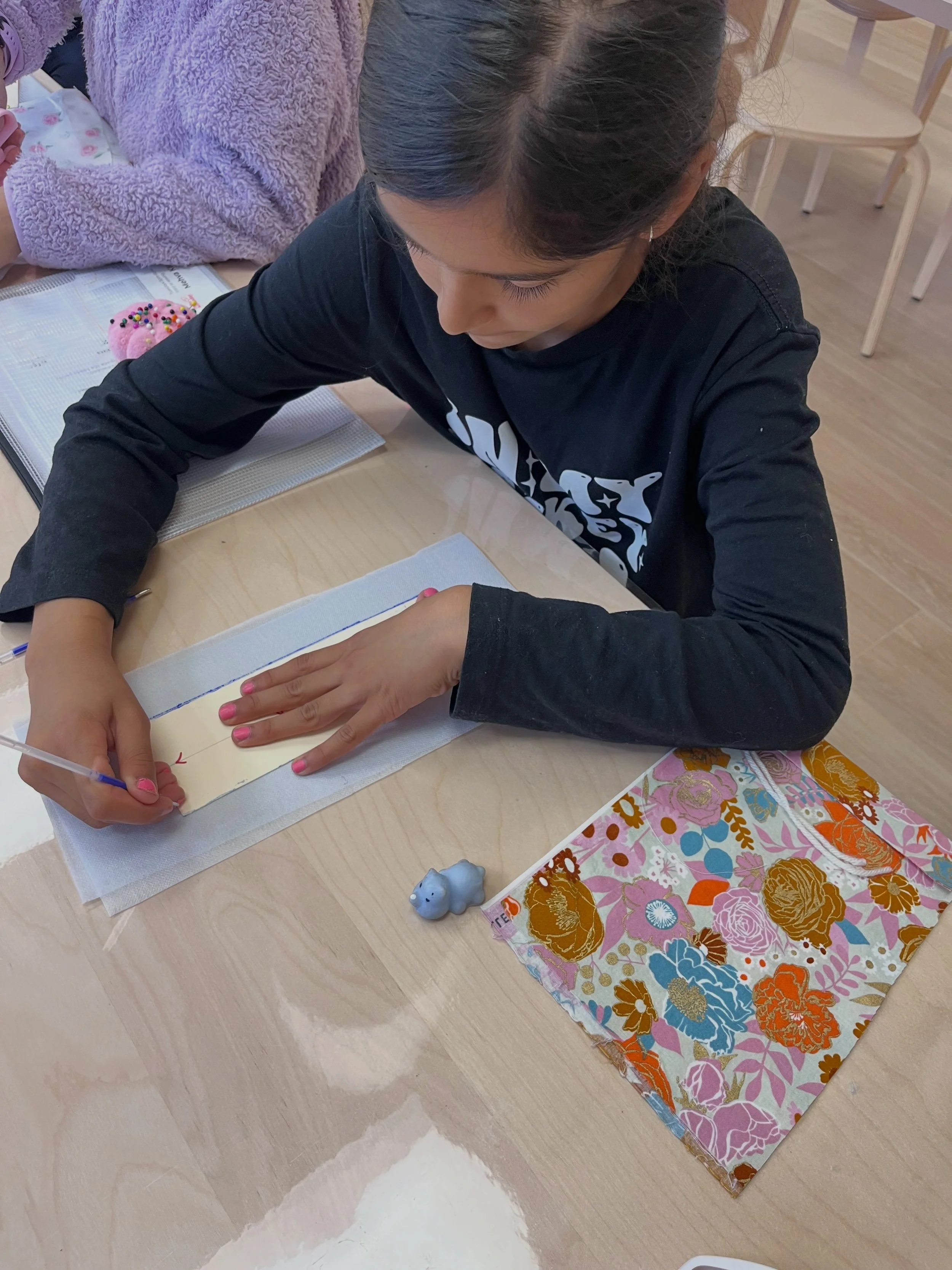 Sew much happening at Hello Someday this week!! 🧵💕✨

Our little beginner sewers have been busy making the CUTEST bookmarks and Duckens (🐥🦆), and can we just talk about how much their confidence has grown?! 🥹 Watching them get more comfortable wi