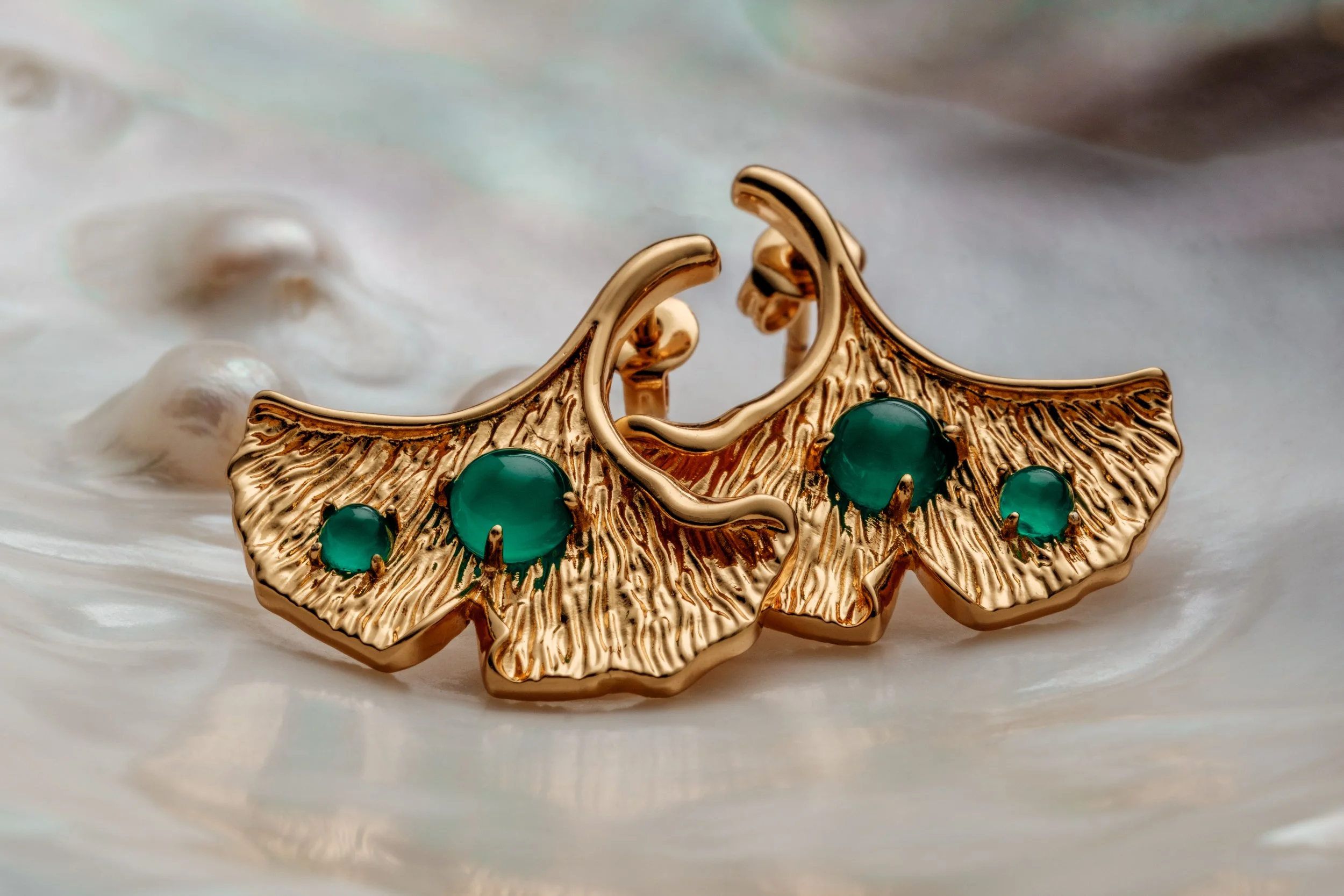 Chalice Ohrringe_Chalcedon_Gold_9 (1).jpg