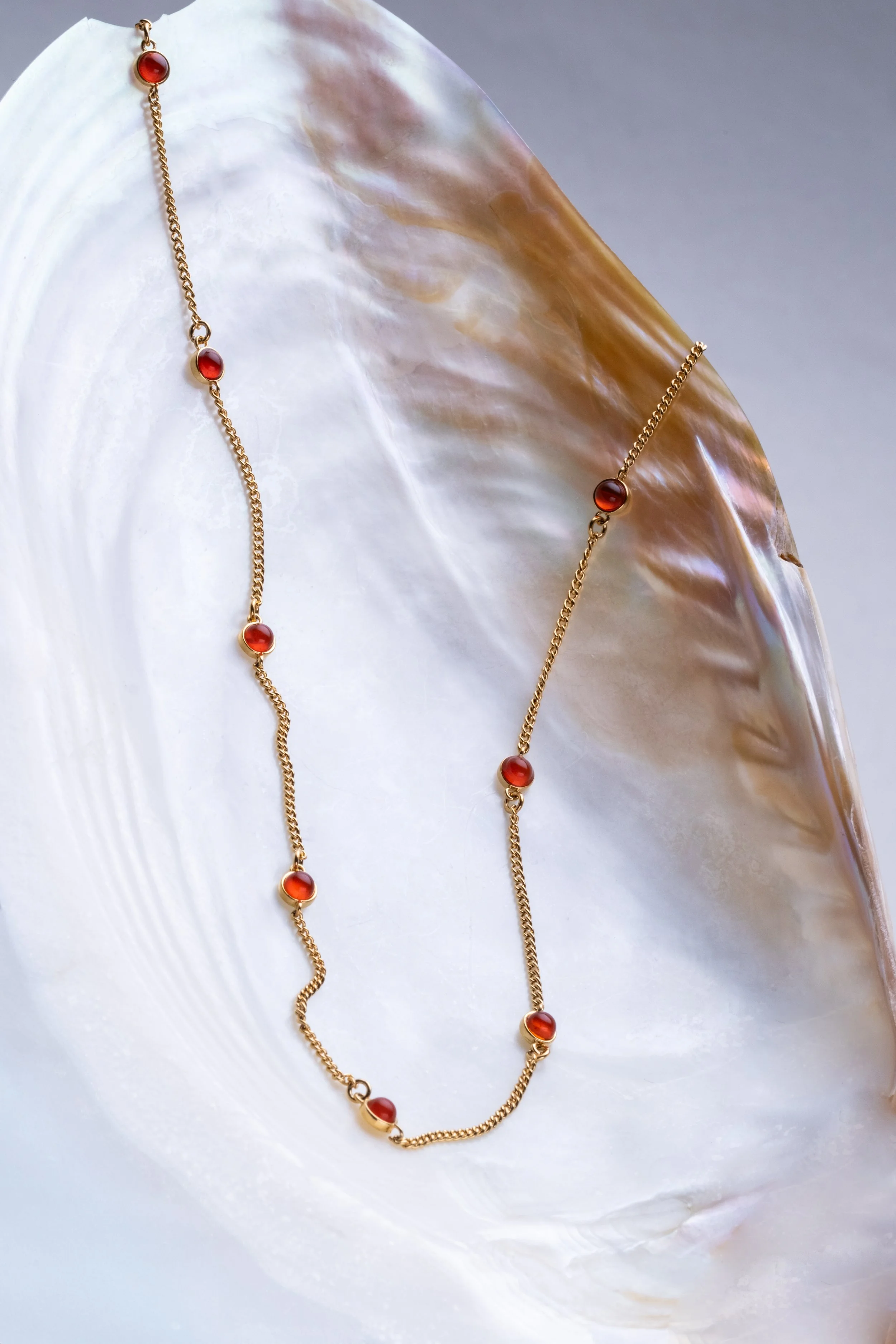 Dewdrops Halskette_Chalcedon_Gold_1.jpg