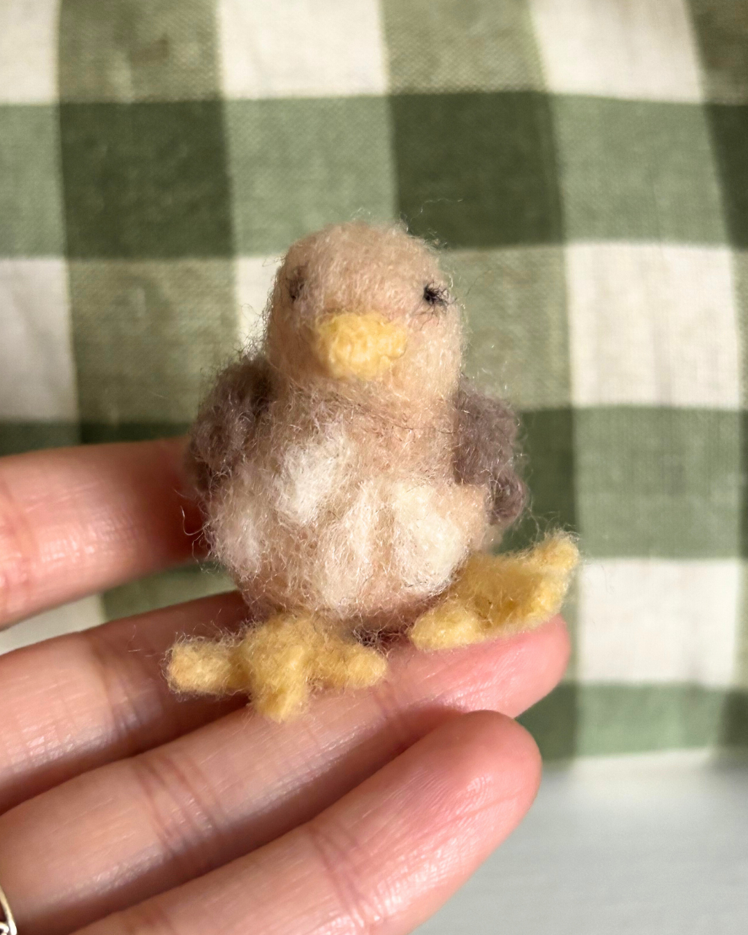 Felted Chicken (Mini-Beige)